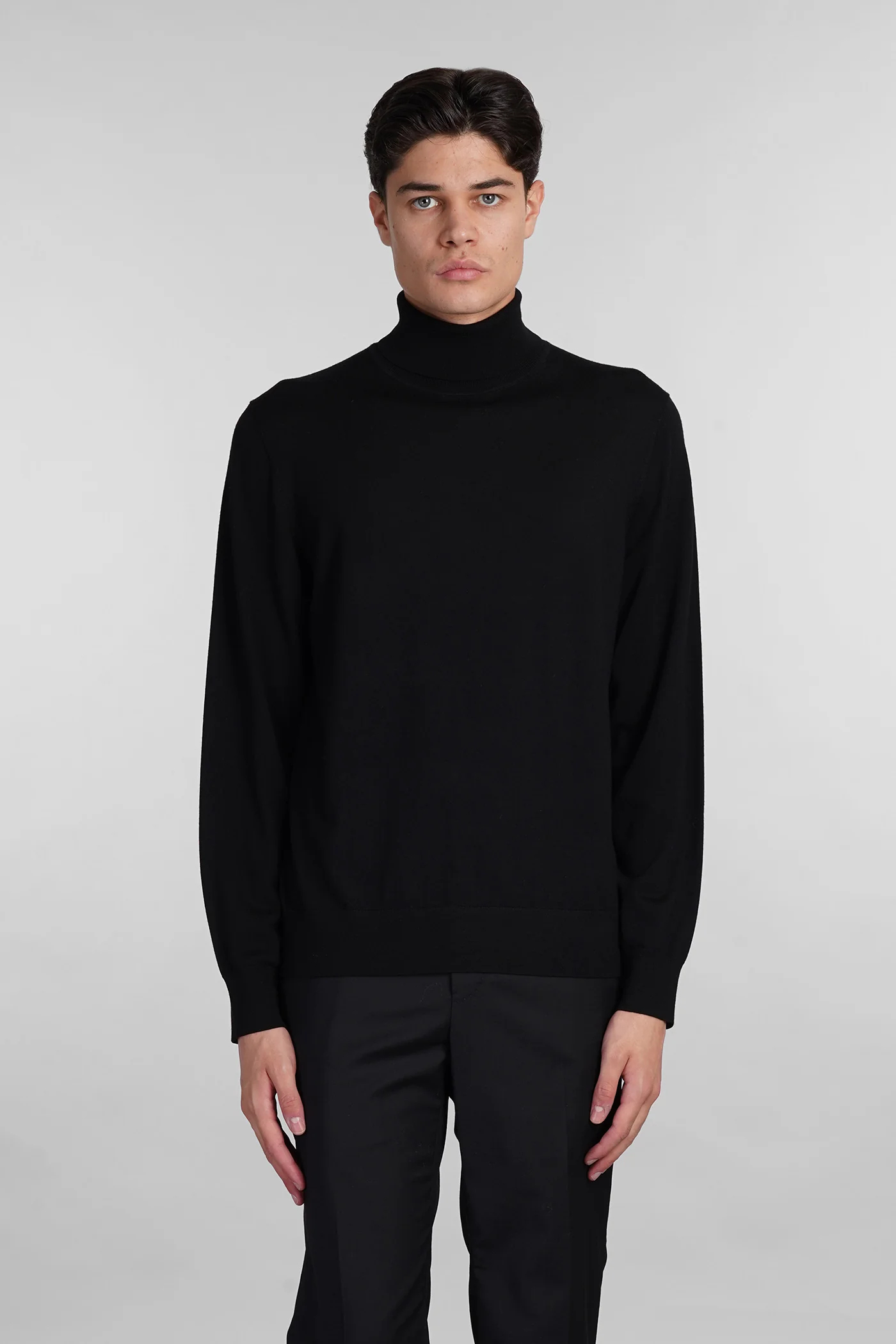 Knitwear in black wool