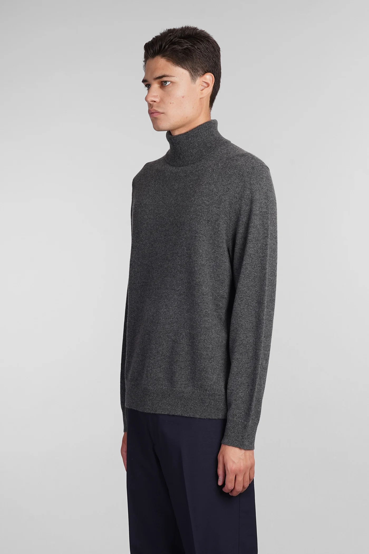 Knitwear in grey cashmere - Image 4