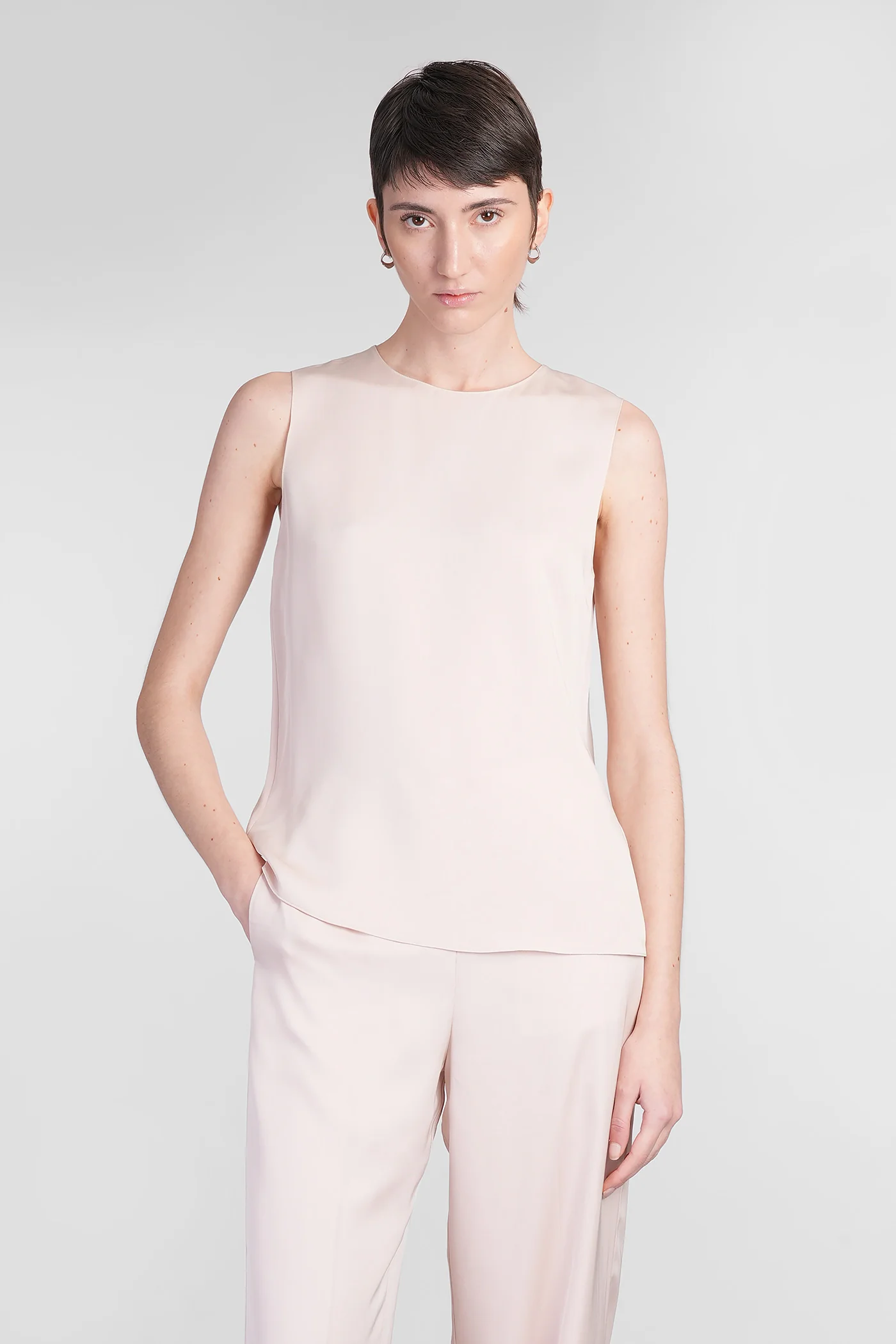 Topwear in rose-pink silk