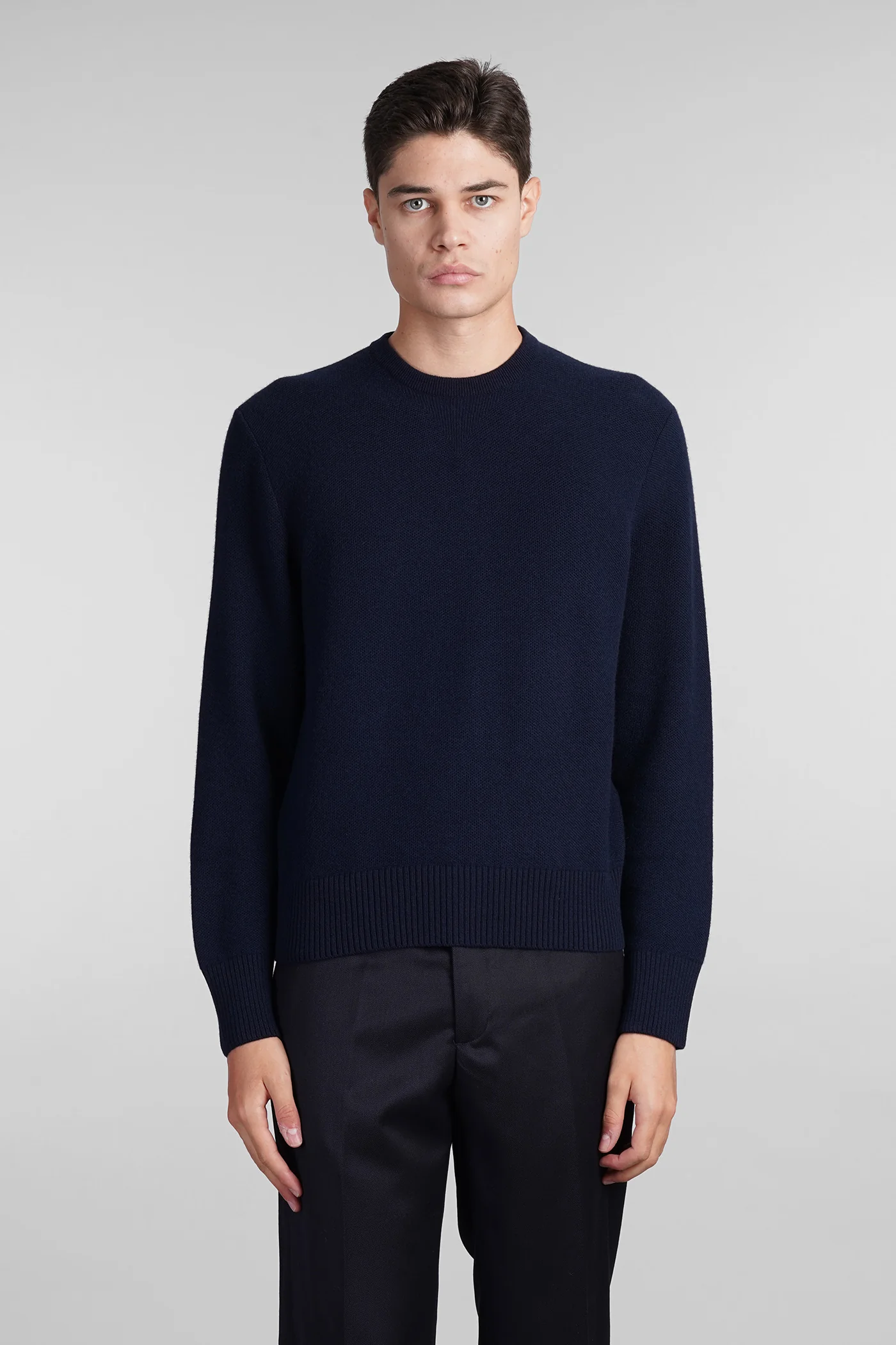 Knitwear in blue wool