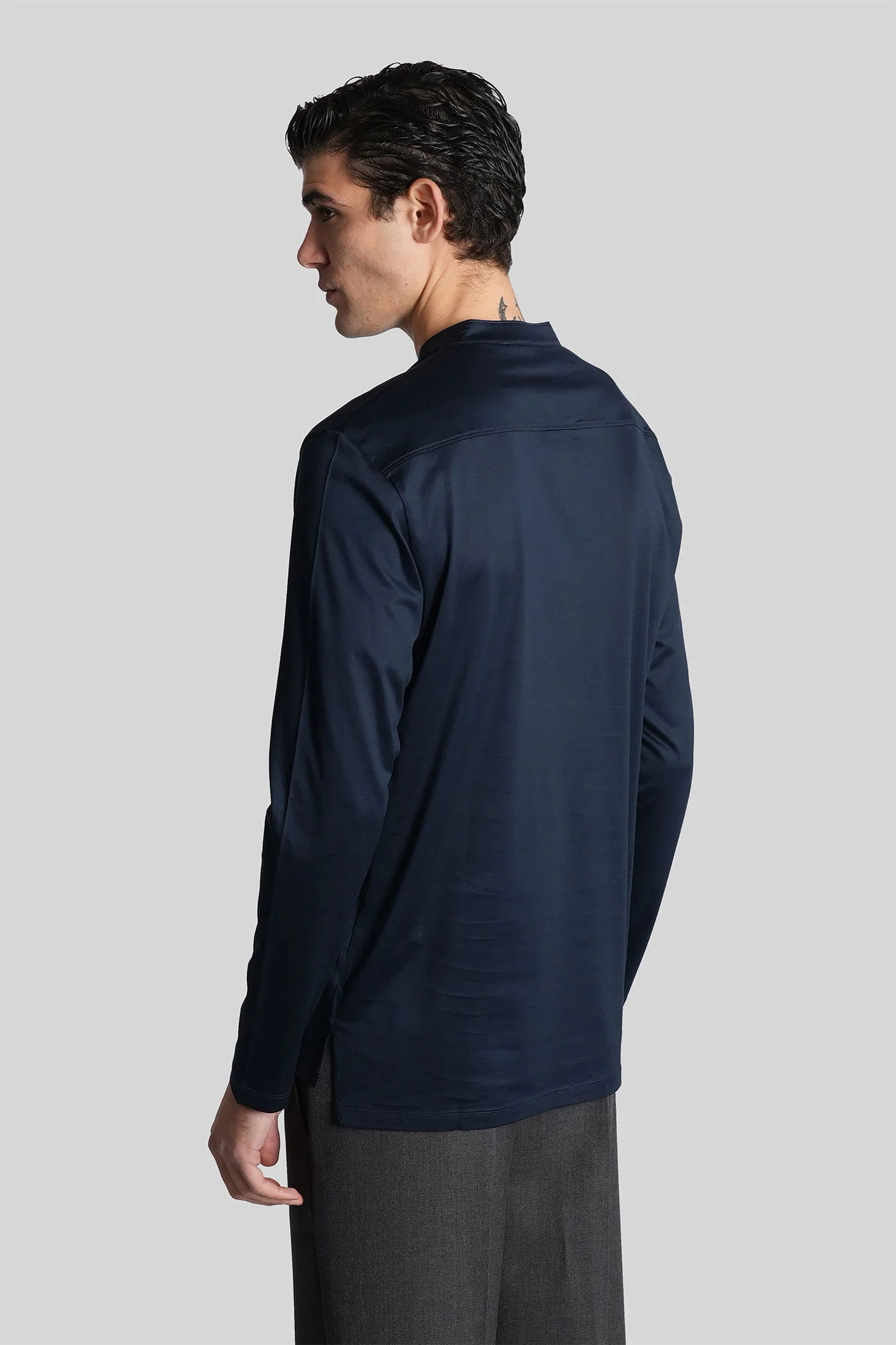 in blue cotton - Image 8