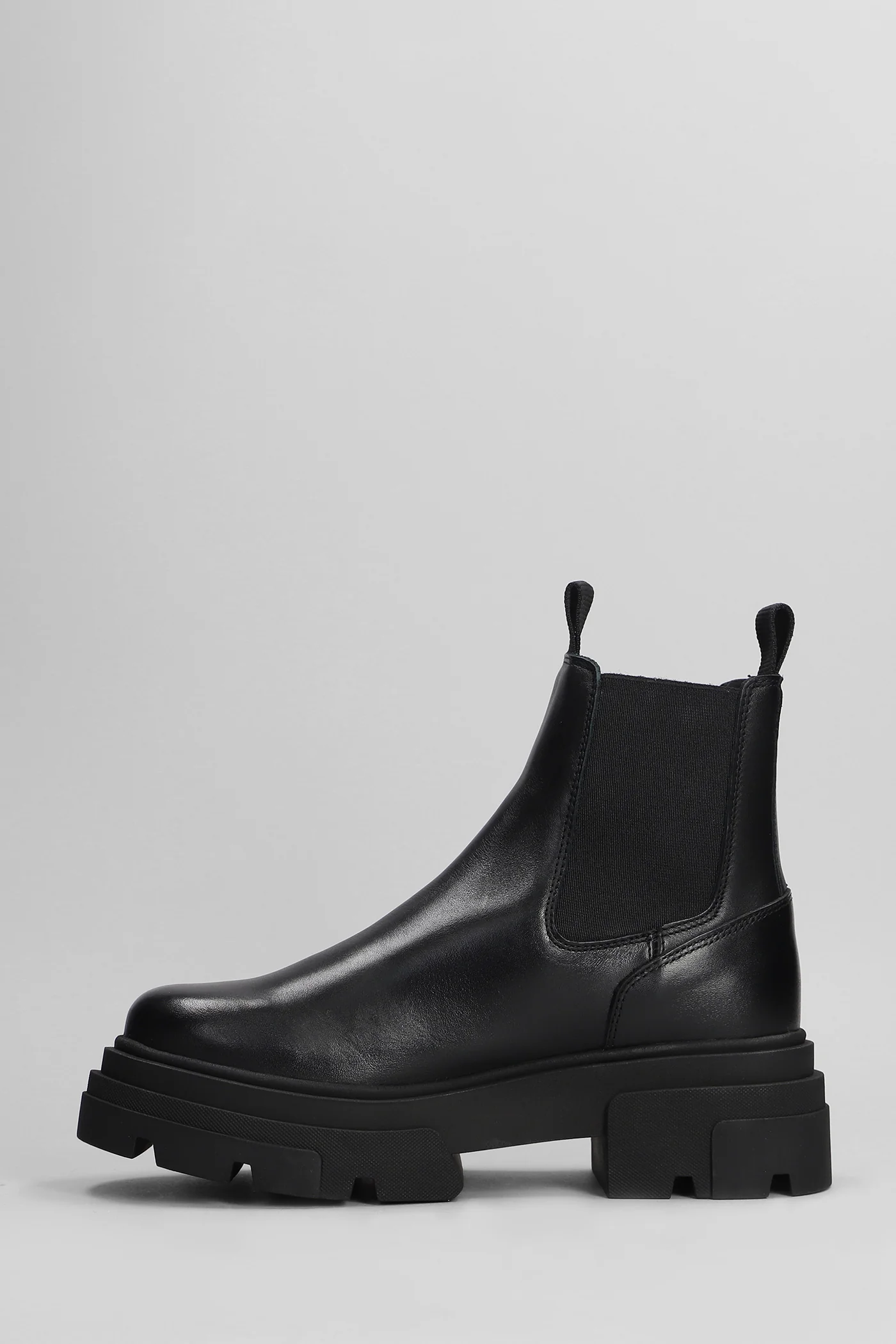 Ankle boots in black leather - Image 3