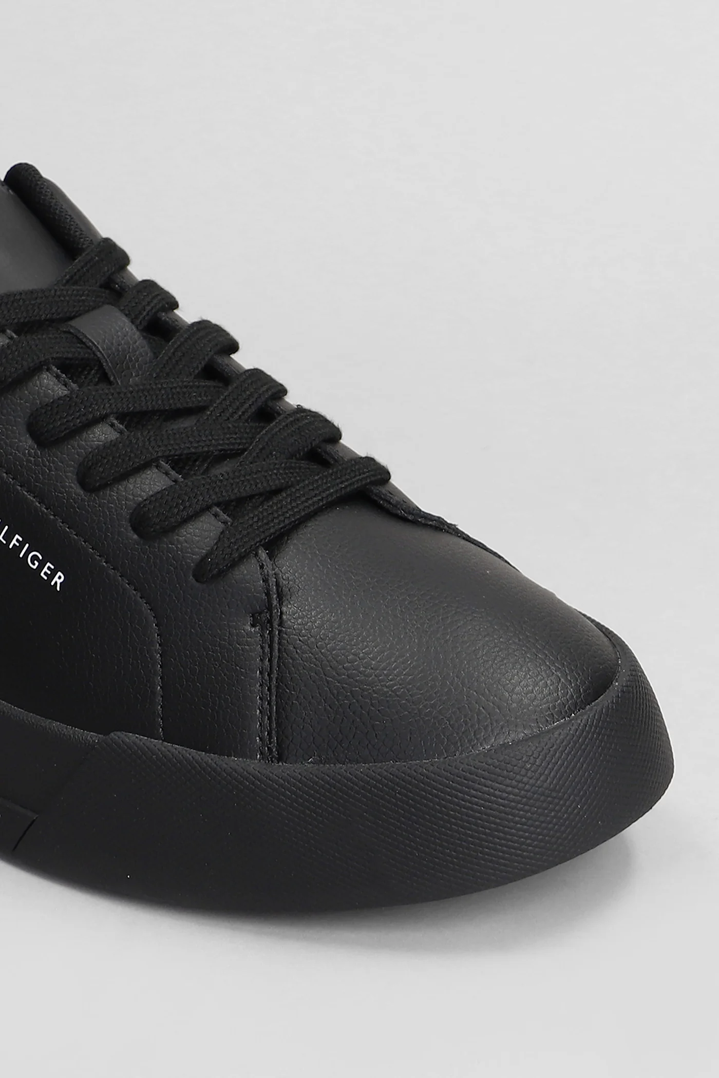 Sneakers in black leather - Image 5