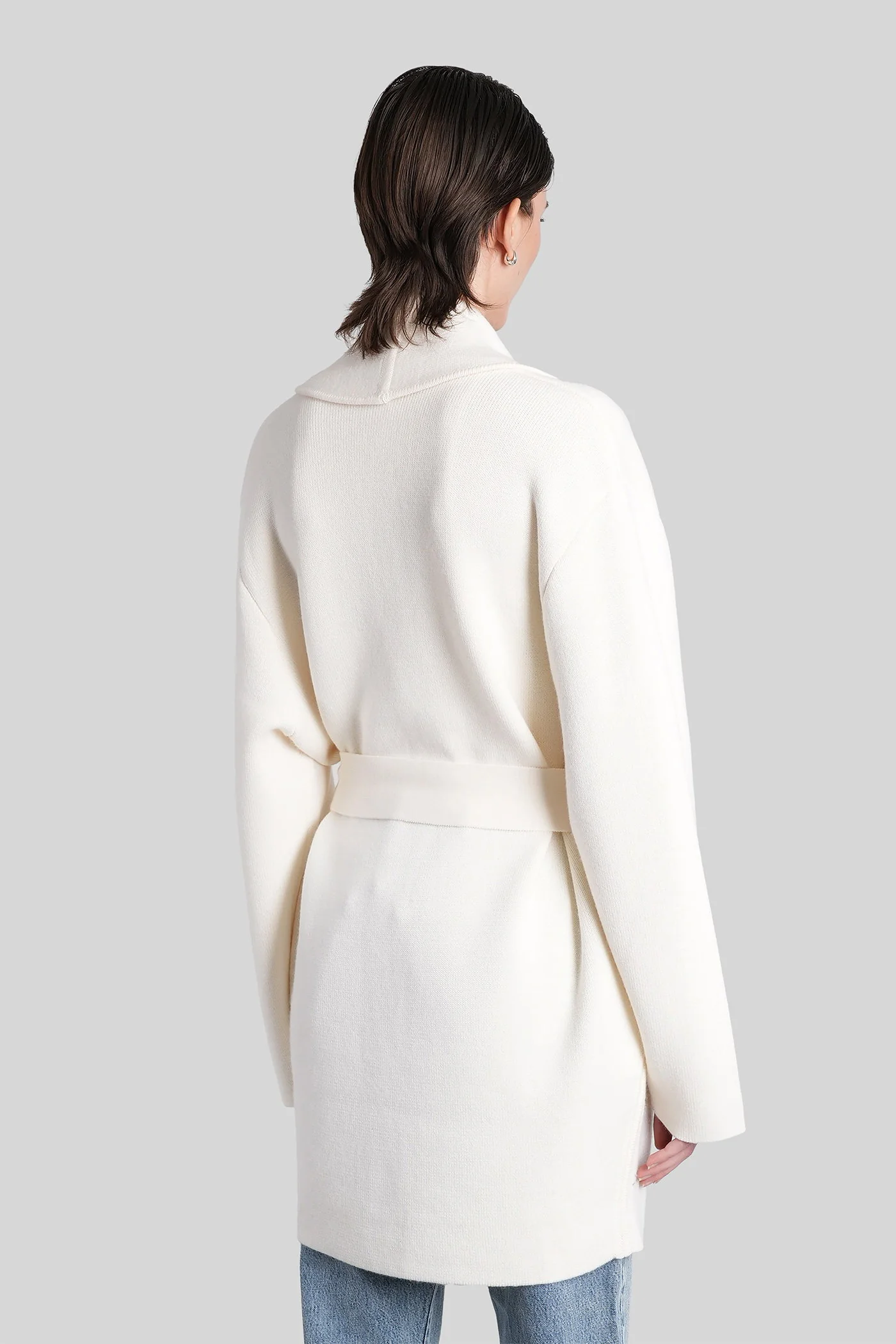 in beige wool - Image 3