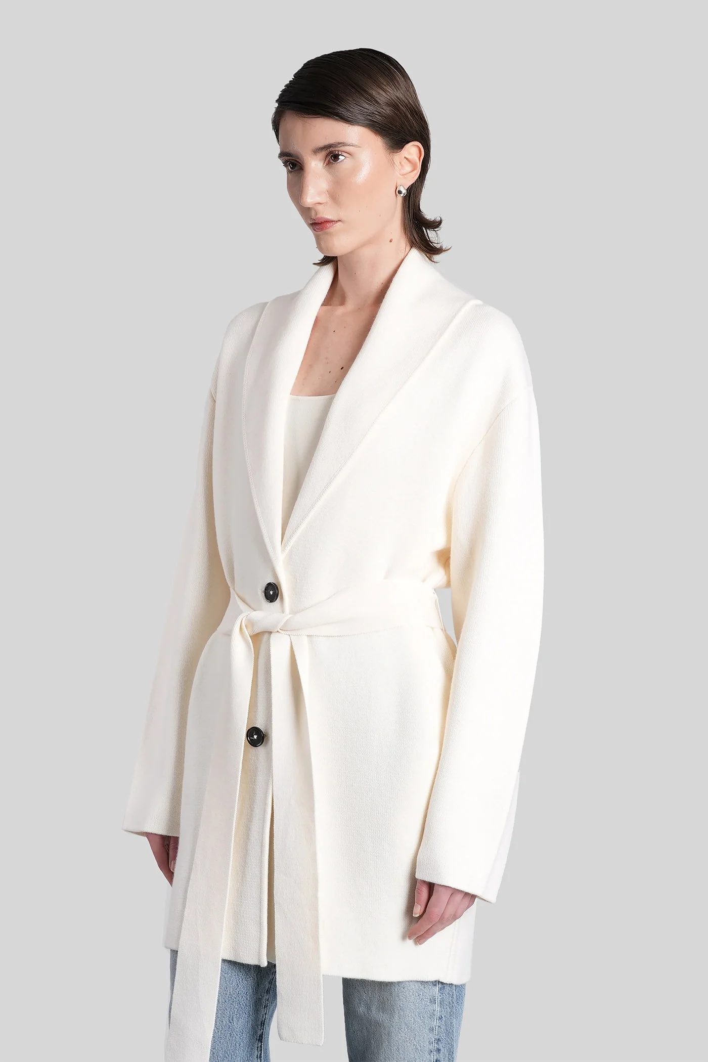 in beige wool - Image 4