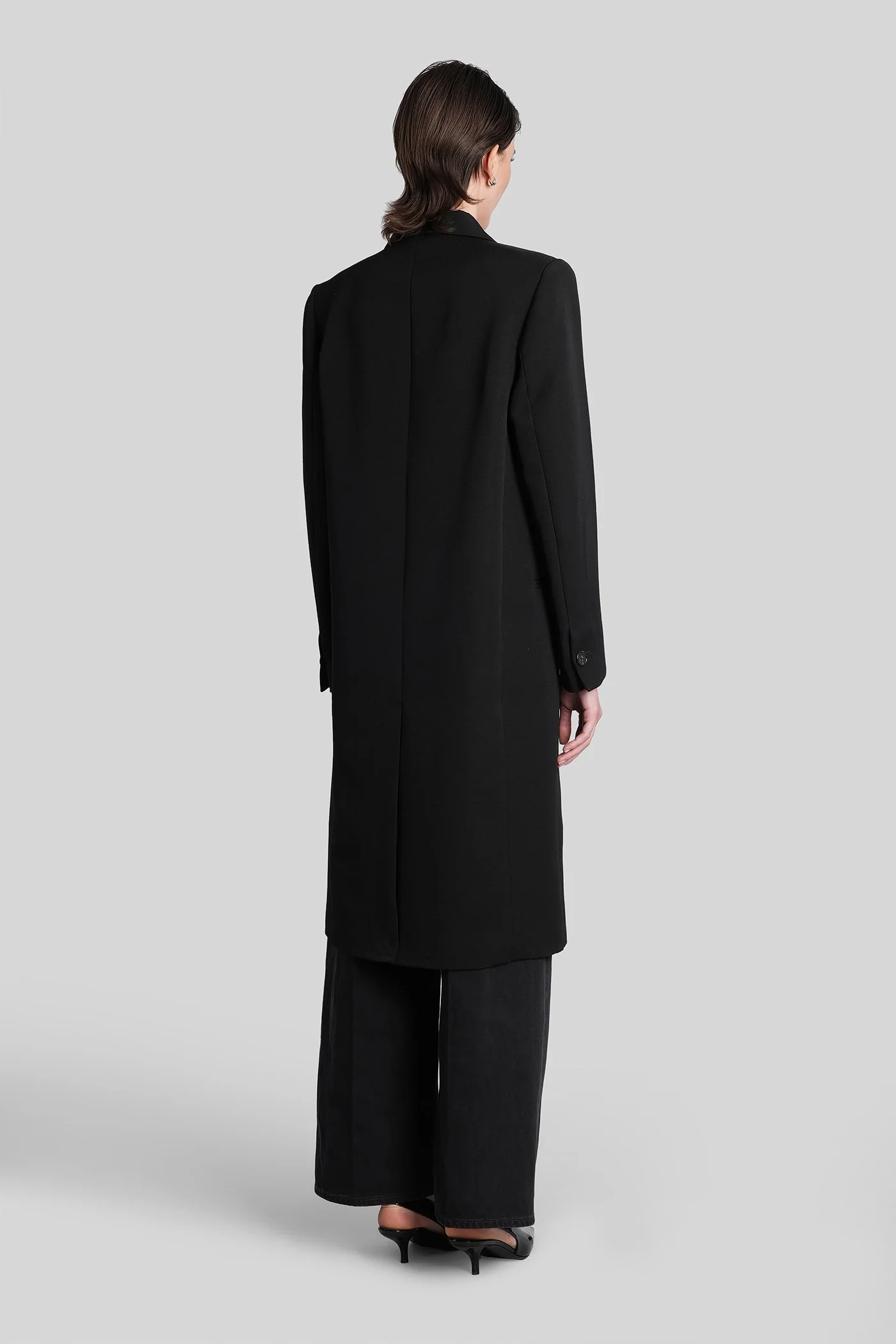 in black wool - Image 3