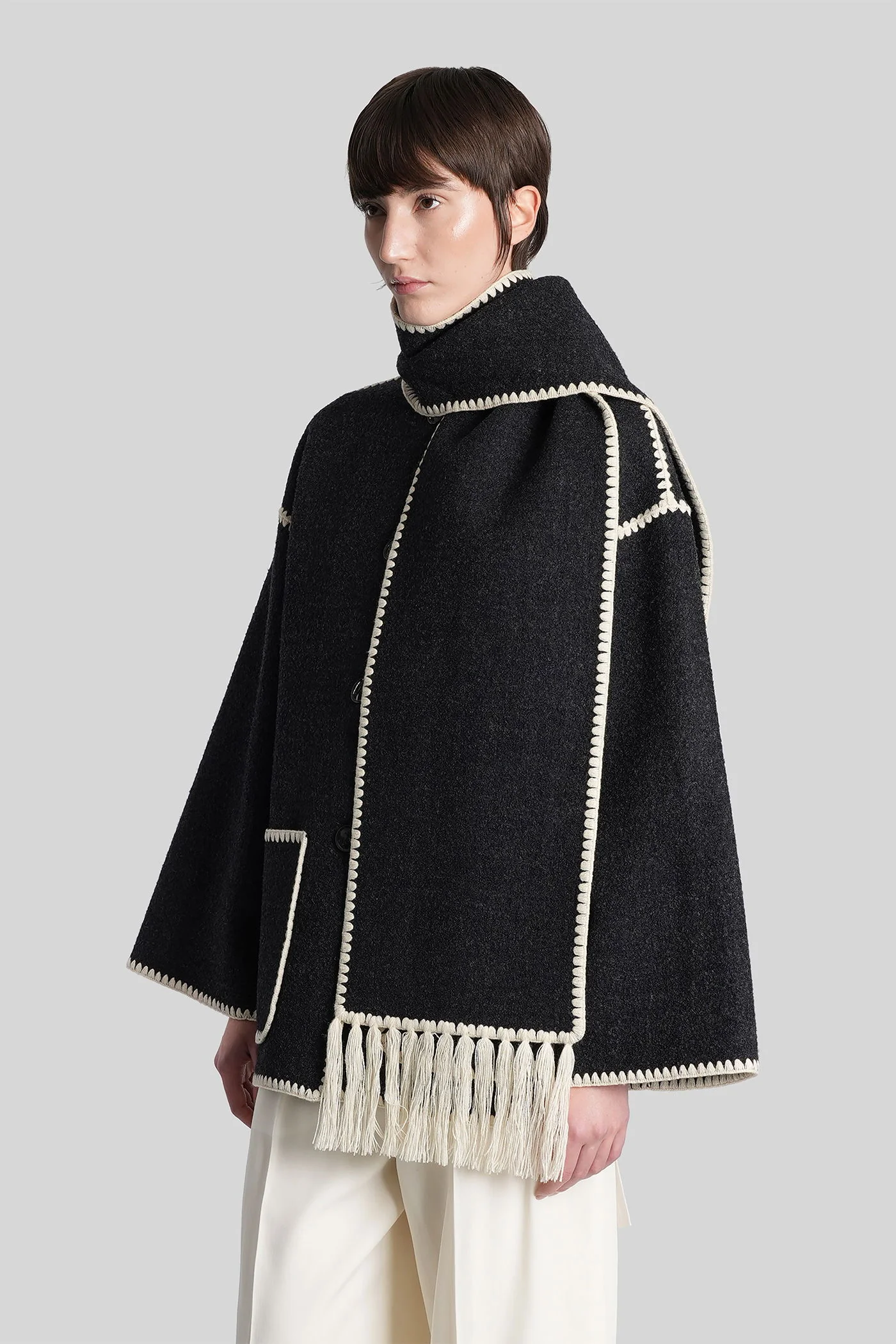 in grey wool - Image 4