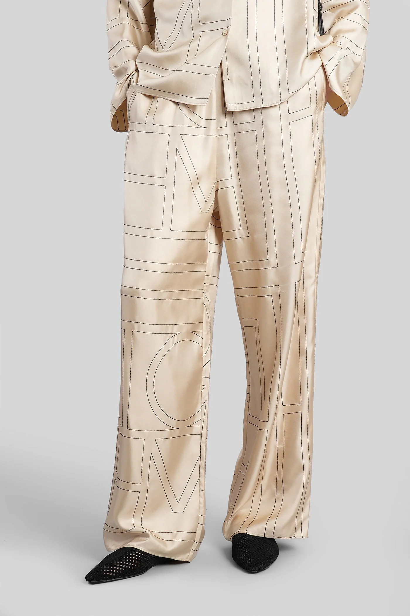 Pants in beige silk