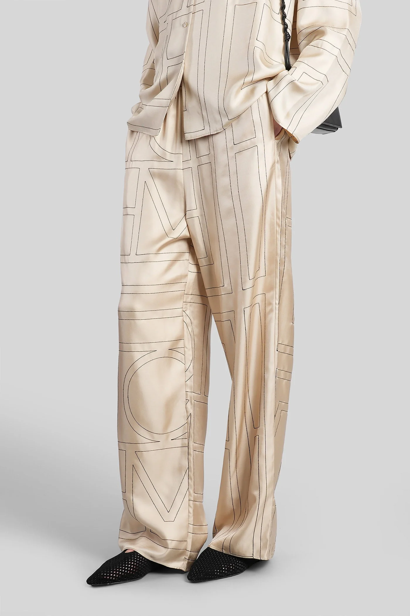 Pants in beige silk - Image 4
