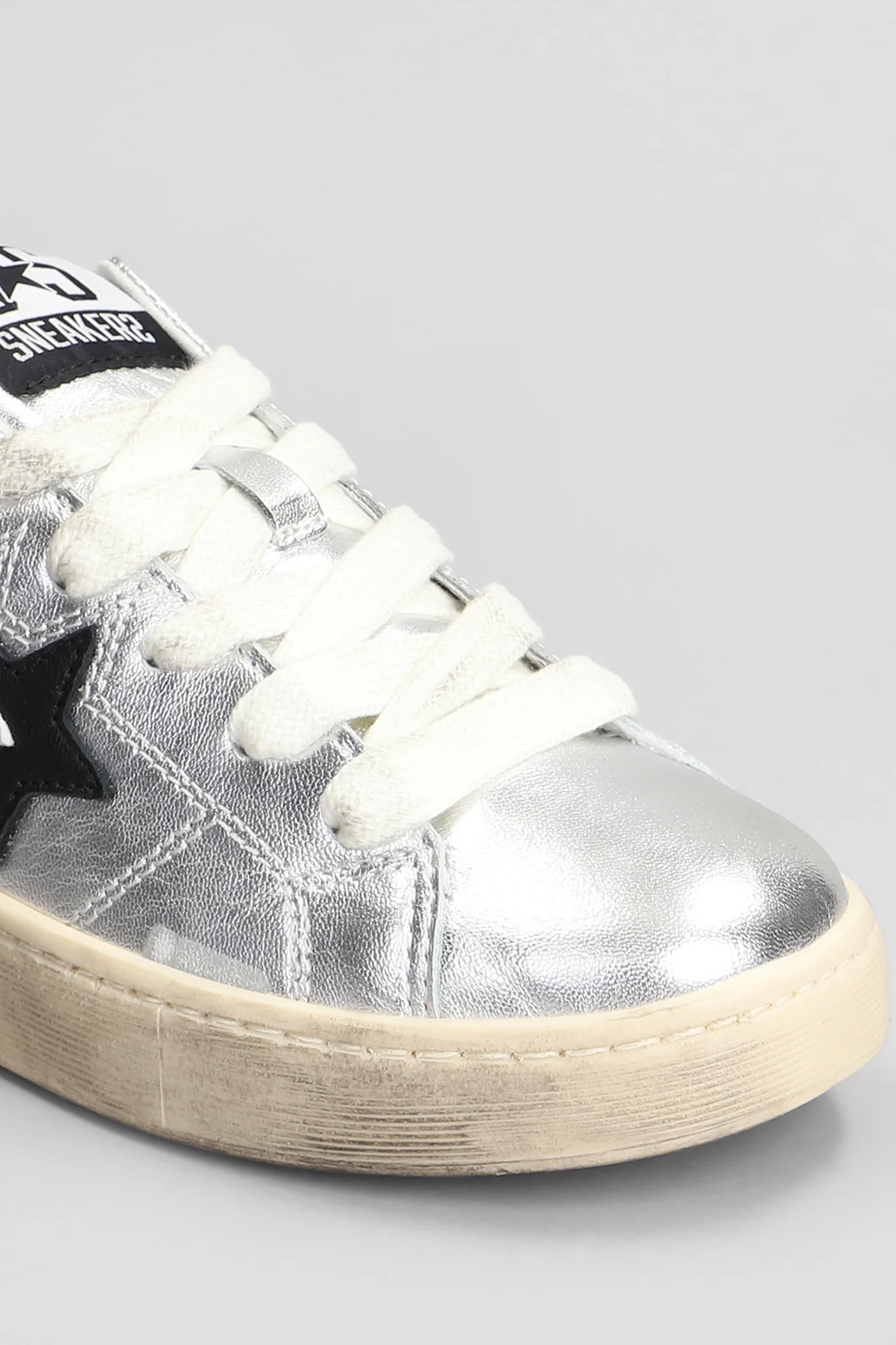 Sneakers in silver leather - Image 5