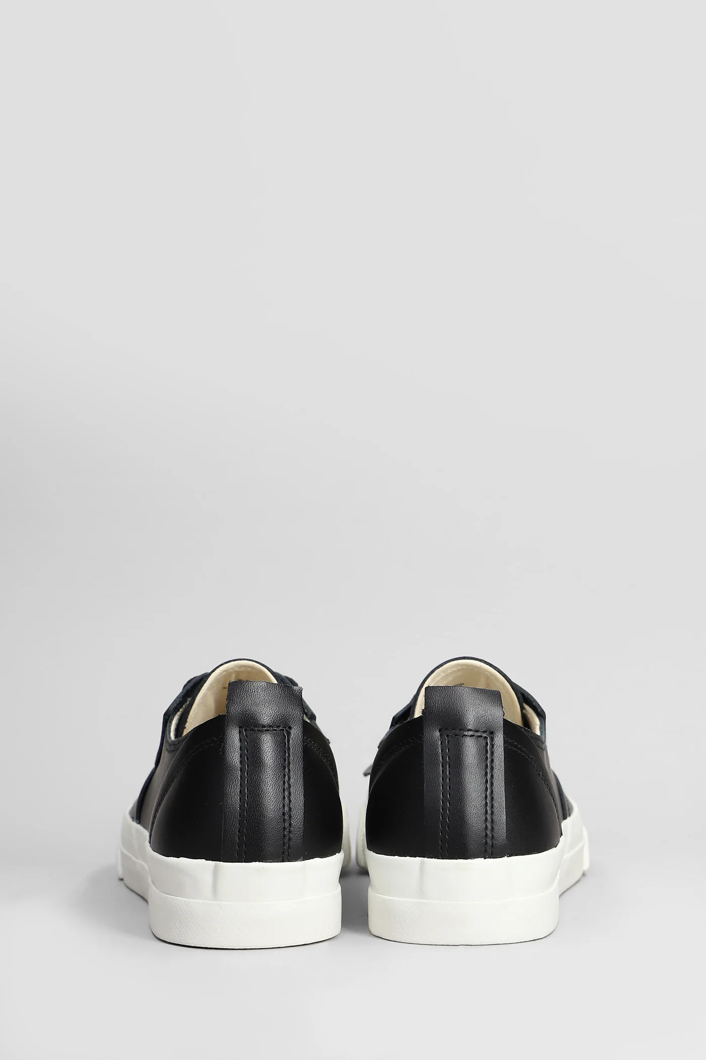 Sneakers in black leather - Image 4