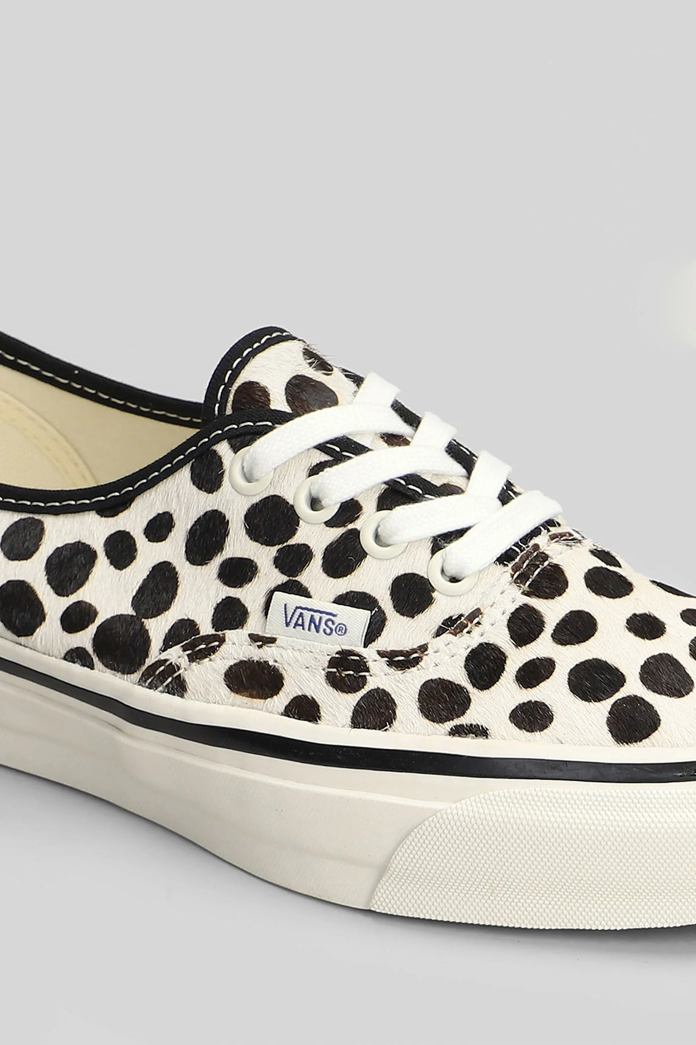 Lx authentic 44 Sneakers in white pony skin - Image 5
