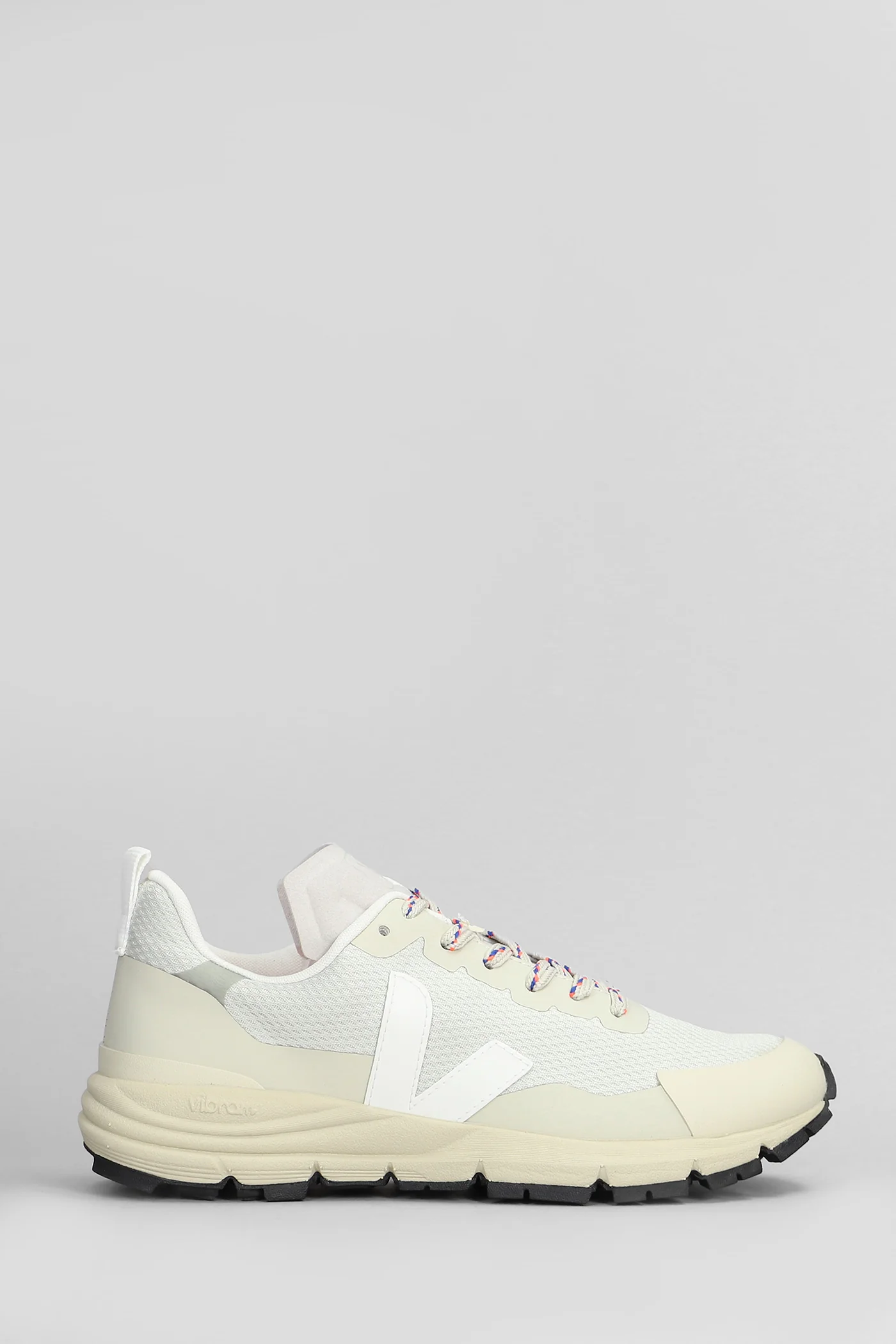 Dekkan Sneakers in white fabric
