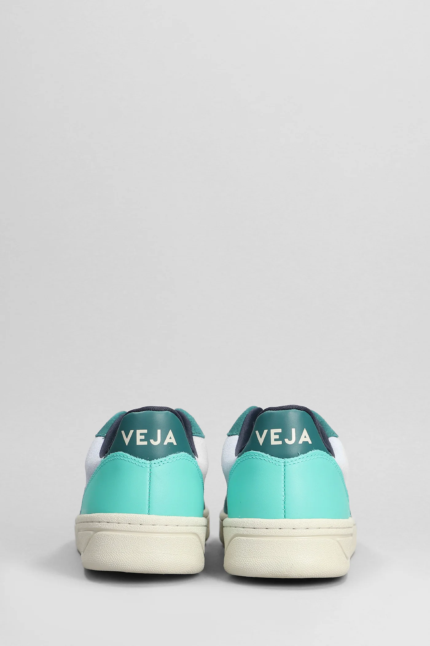 V-10 Sneakers in green suede and leather - Image 4