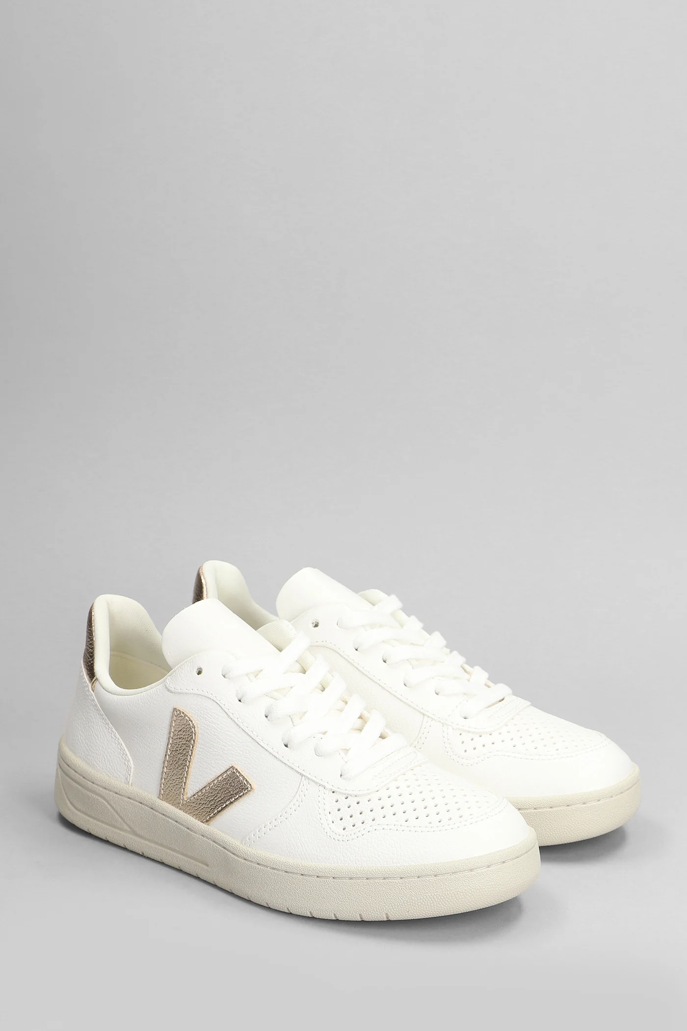 V-10 Sneakers in white leather - Image 2