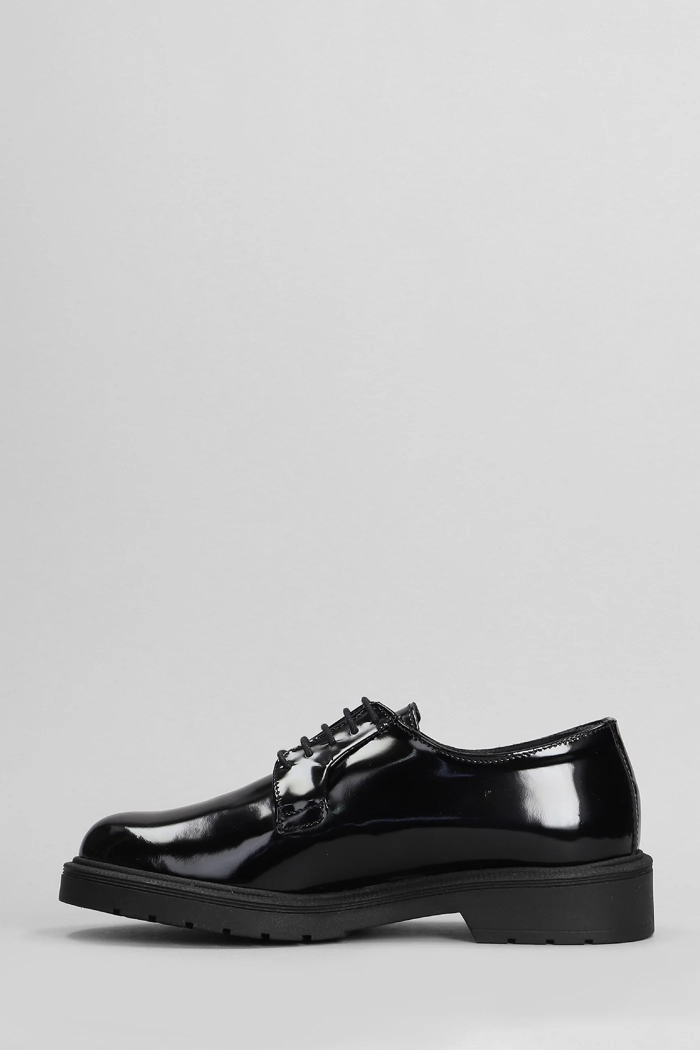 Lace up shoes in black leather - Image 3