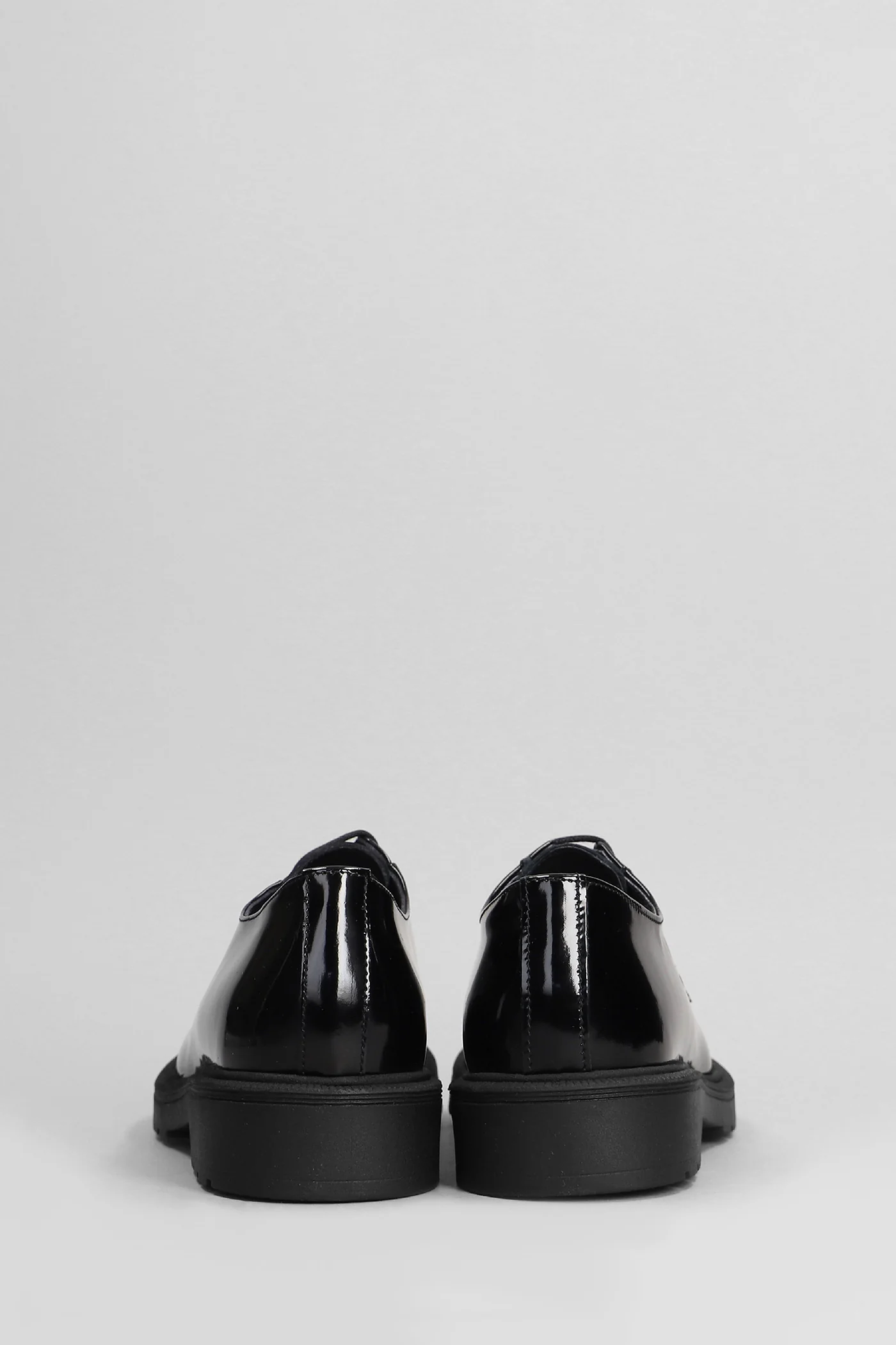 Lace up shoes in black leather - Image 4