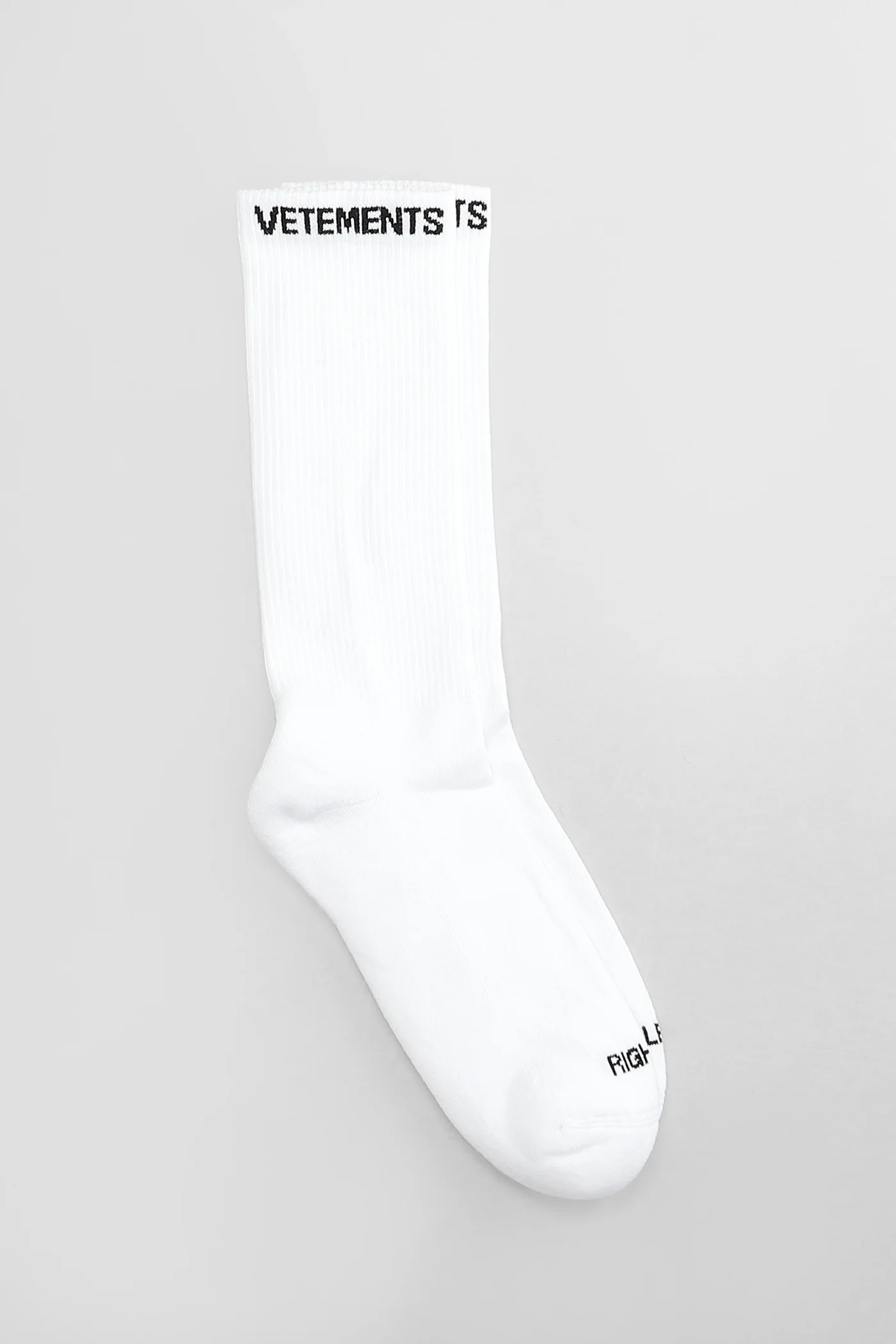 Socks in white cotton