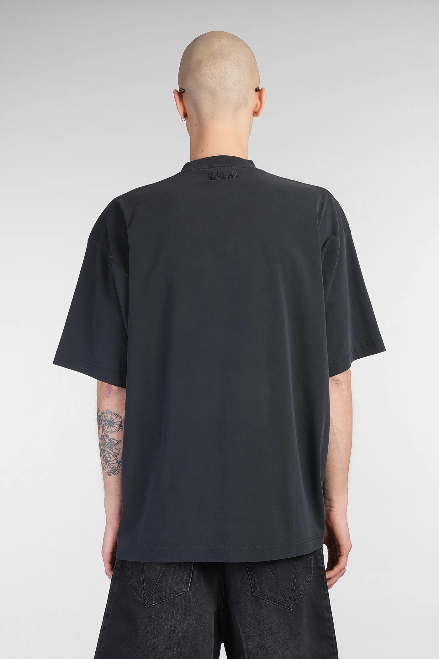 T-Shirt in black cotton - Image 3