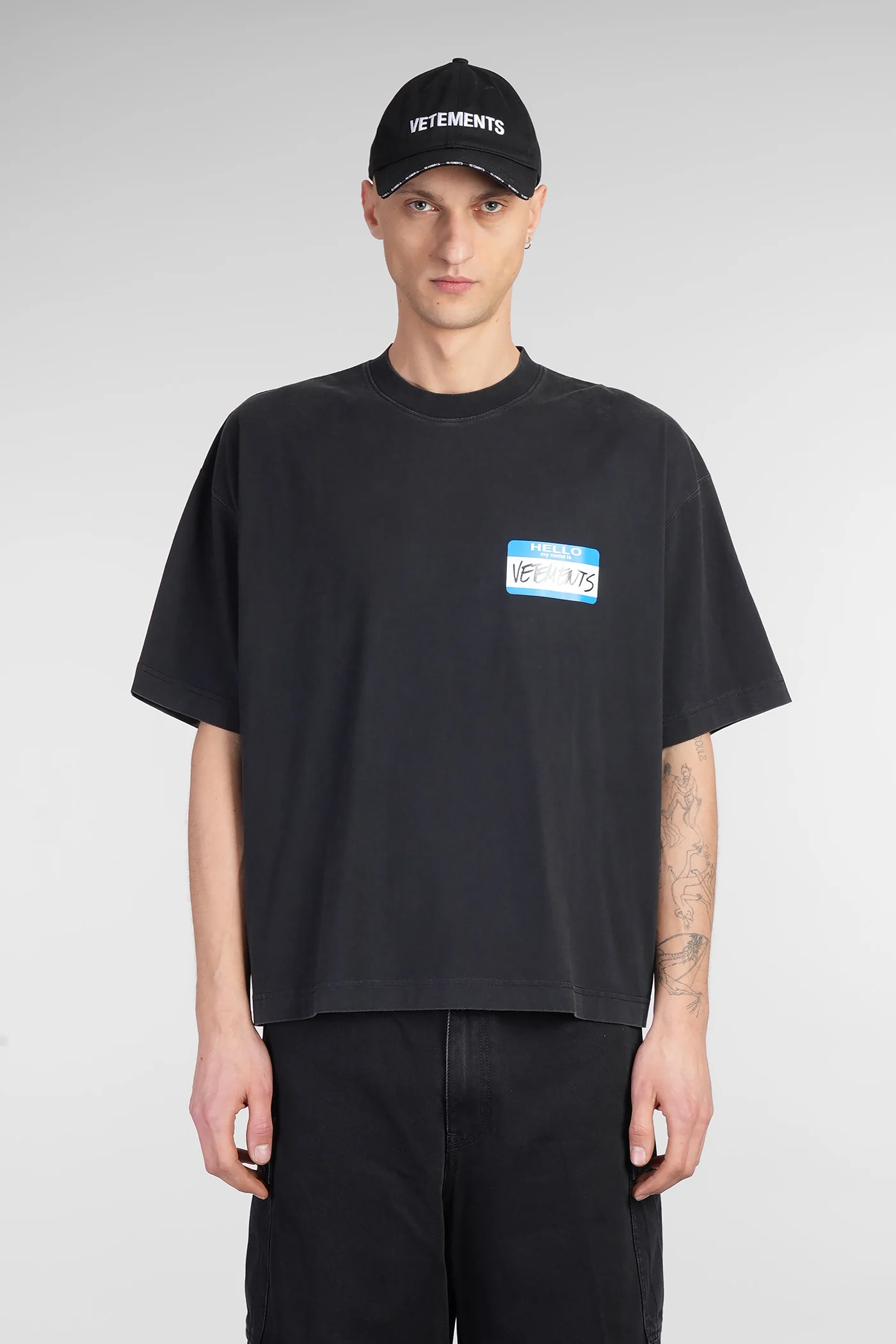 T-Shirt in black cotton