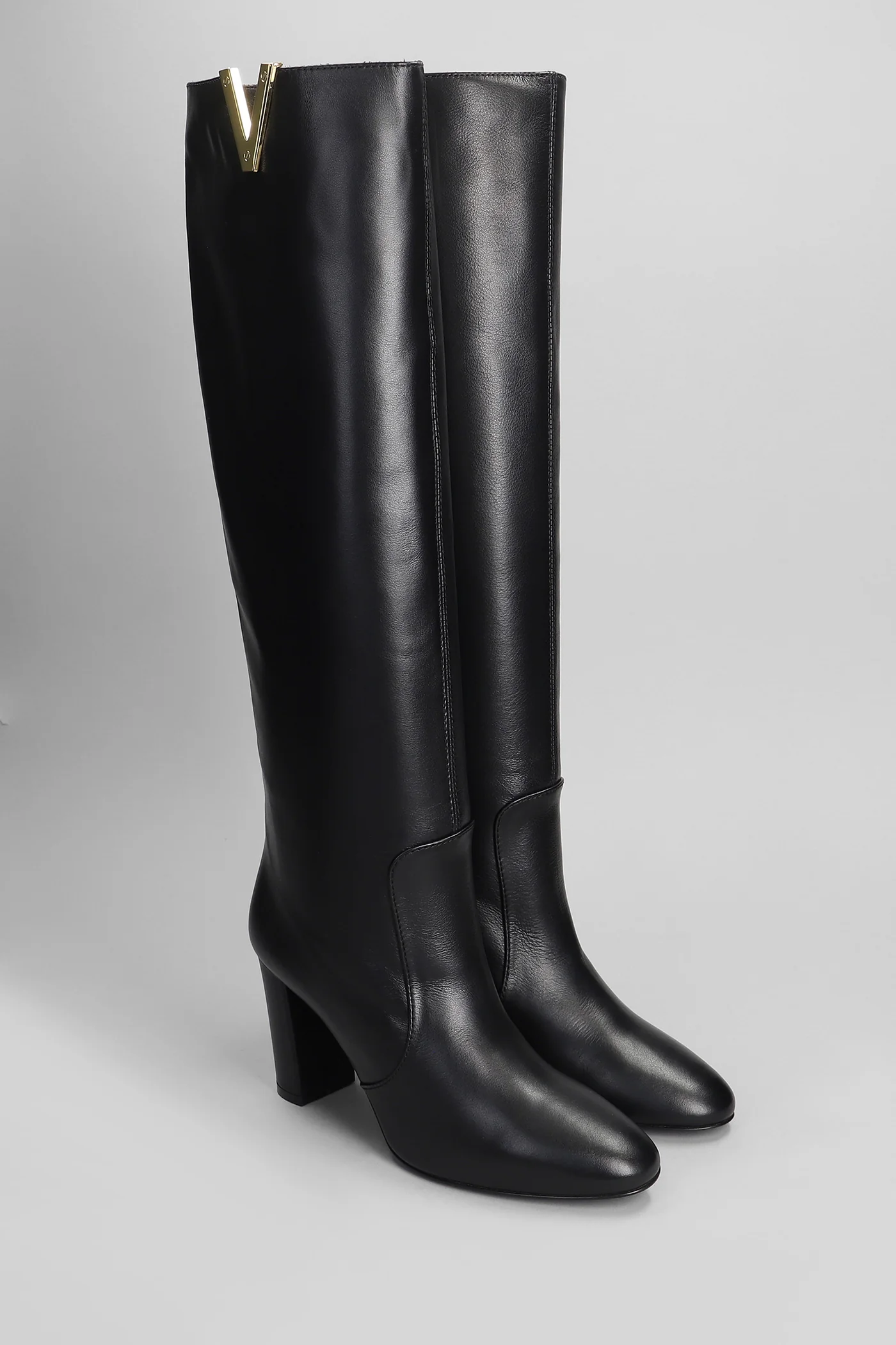High heels boots in black leather - Image 2