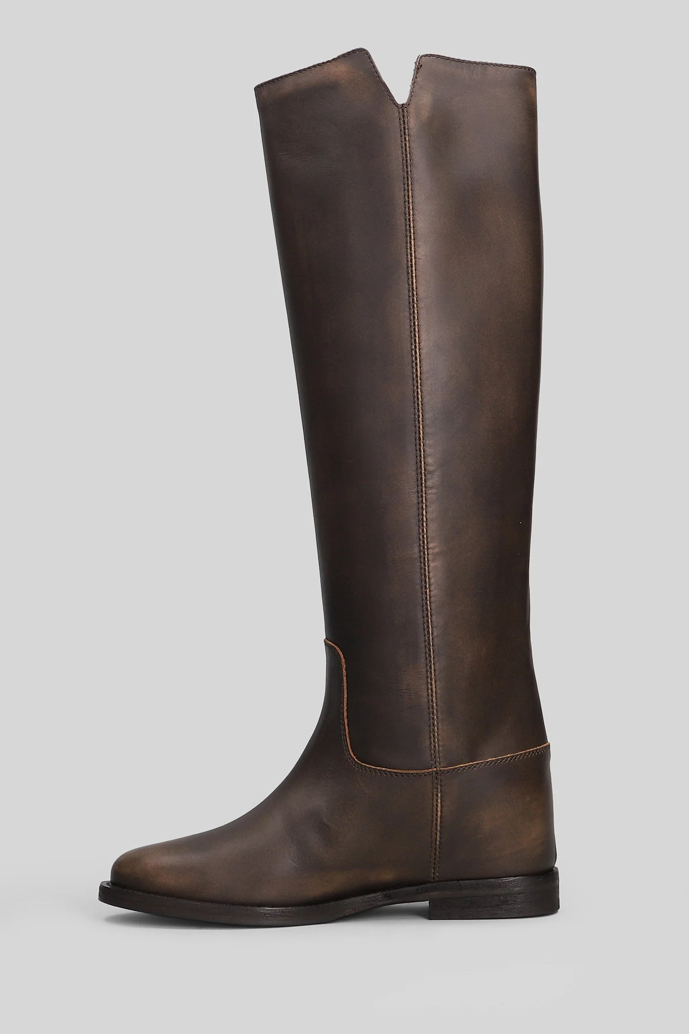 in brown leather - Image 3