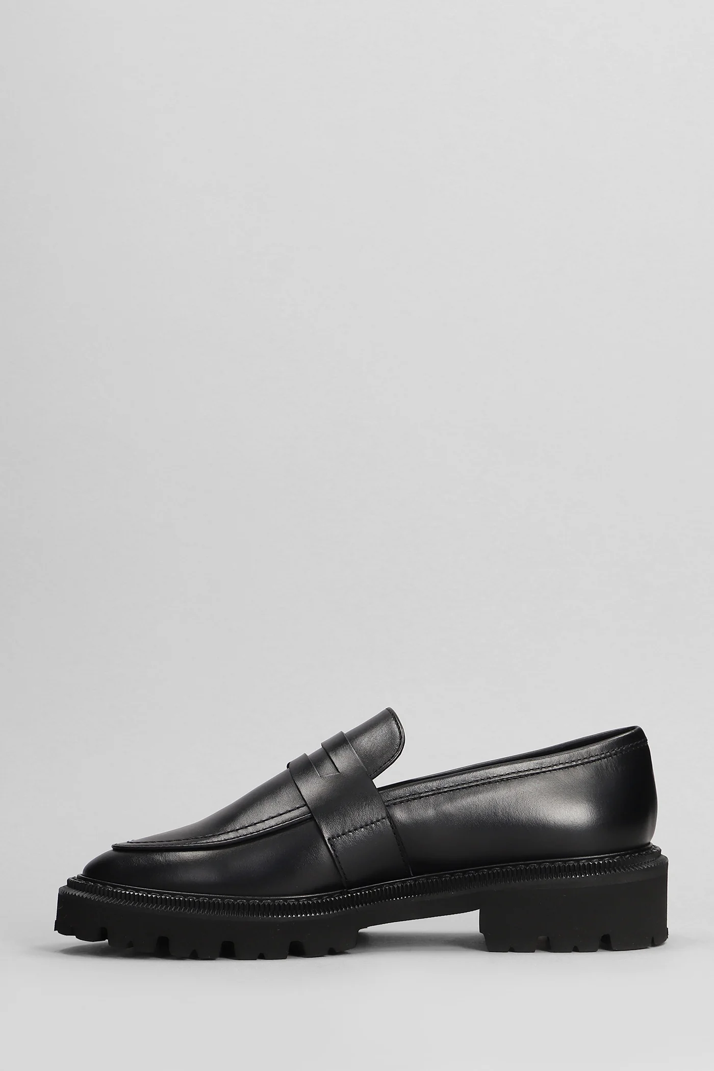 Loafers in black leather - Image 3