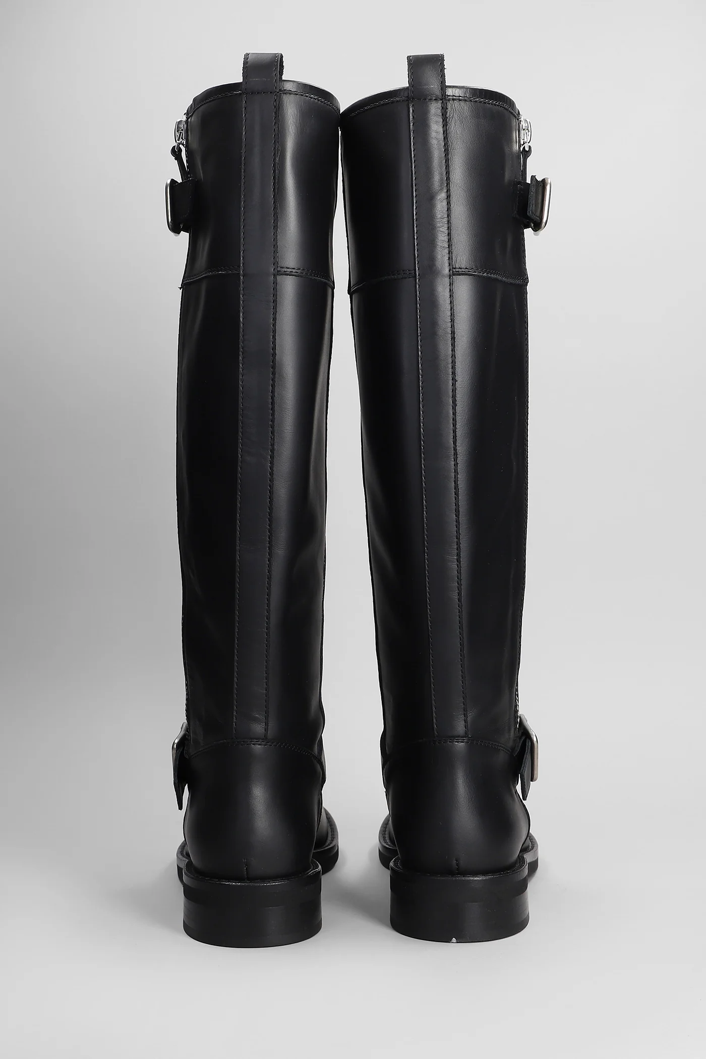 low heels boots in black leather - Image 14