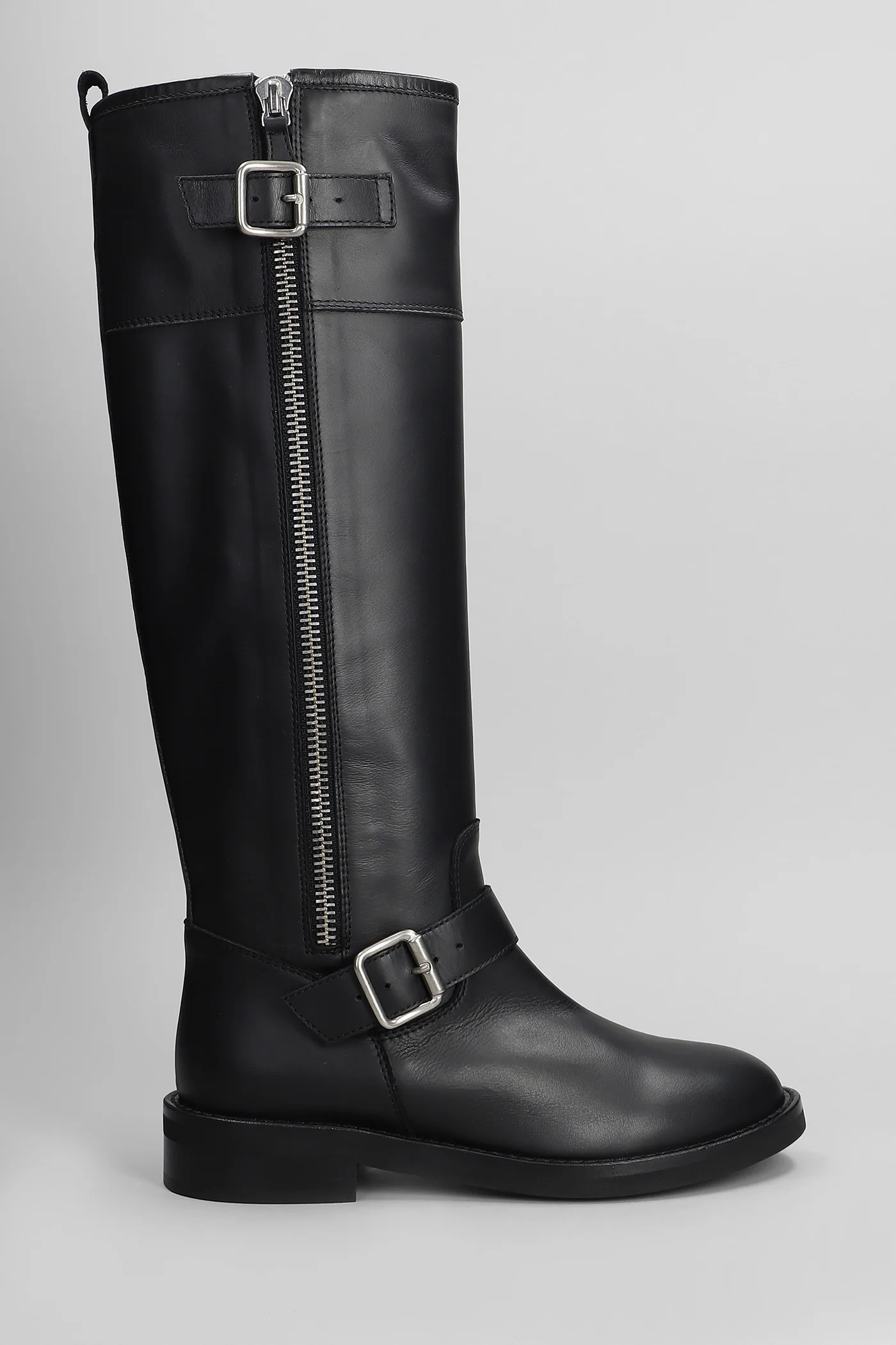 low heels boots in black leather - Image 16