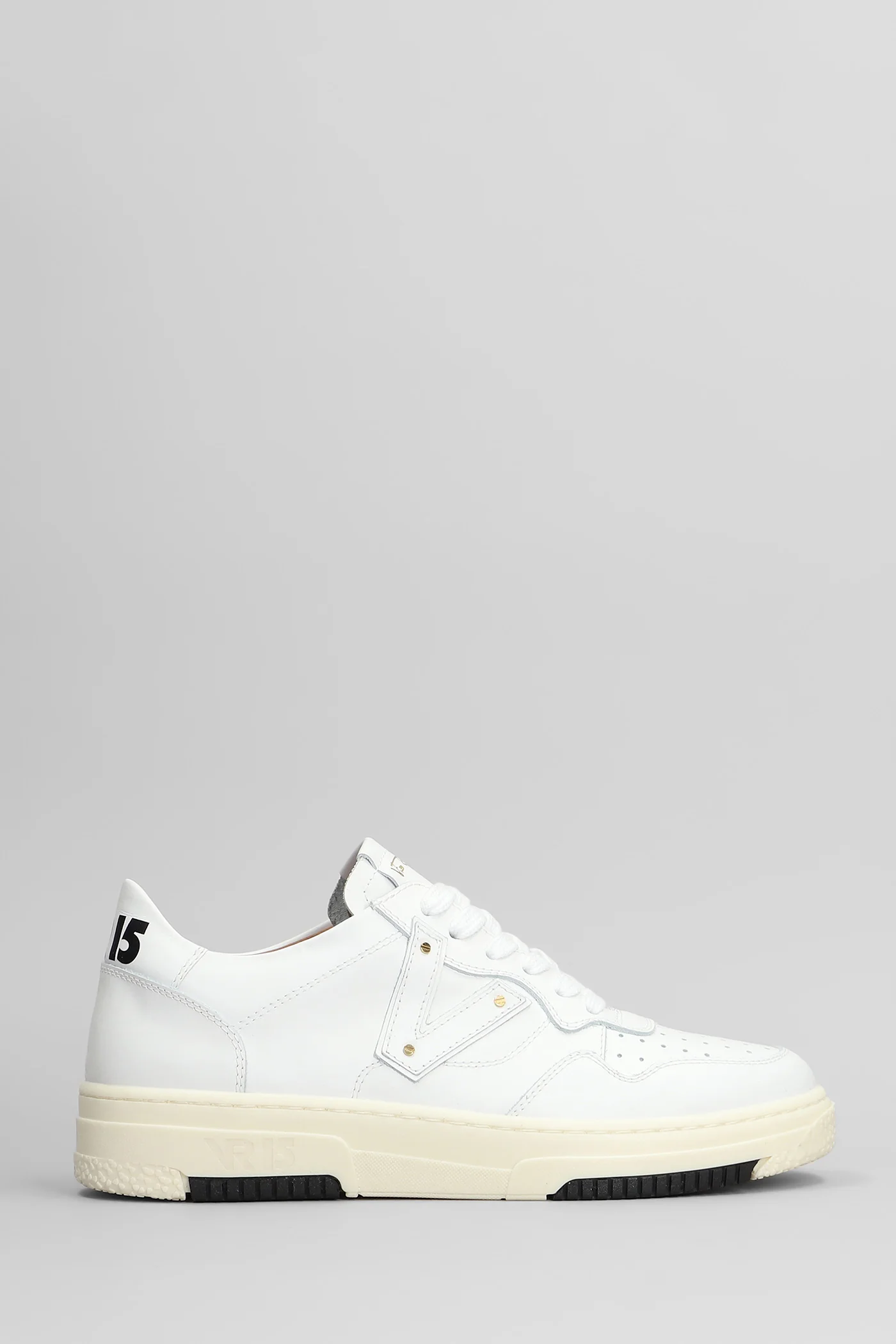 Sneakers in white leather