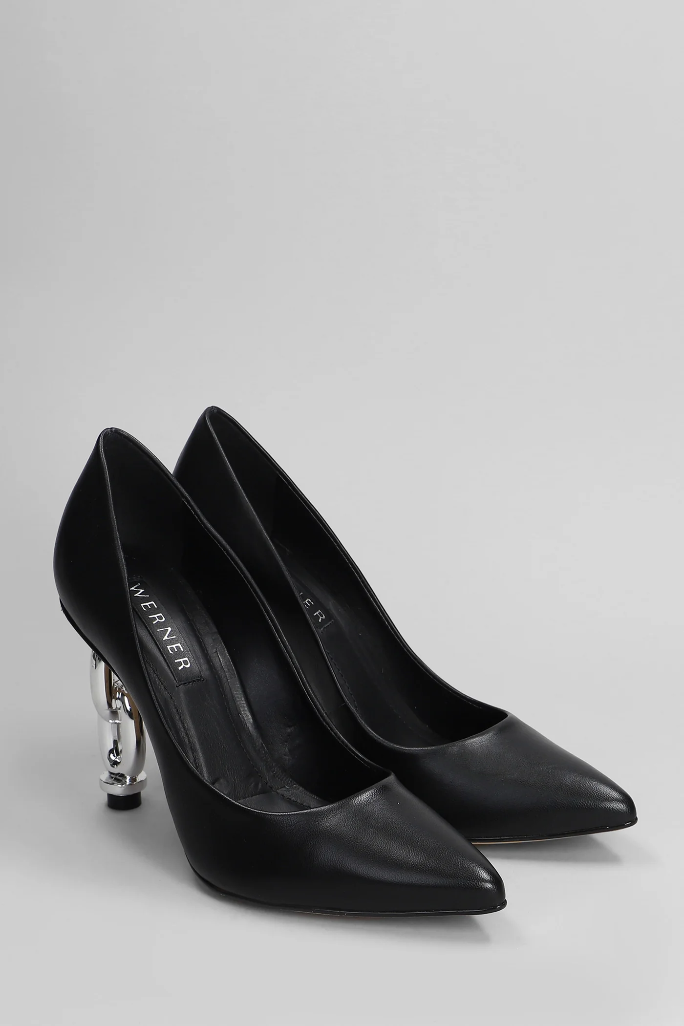 Pumps in black leather - Image 32