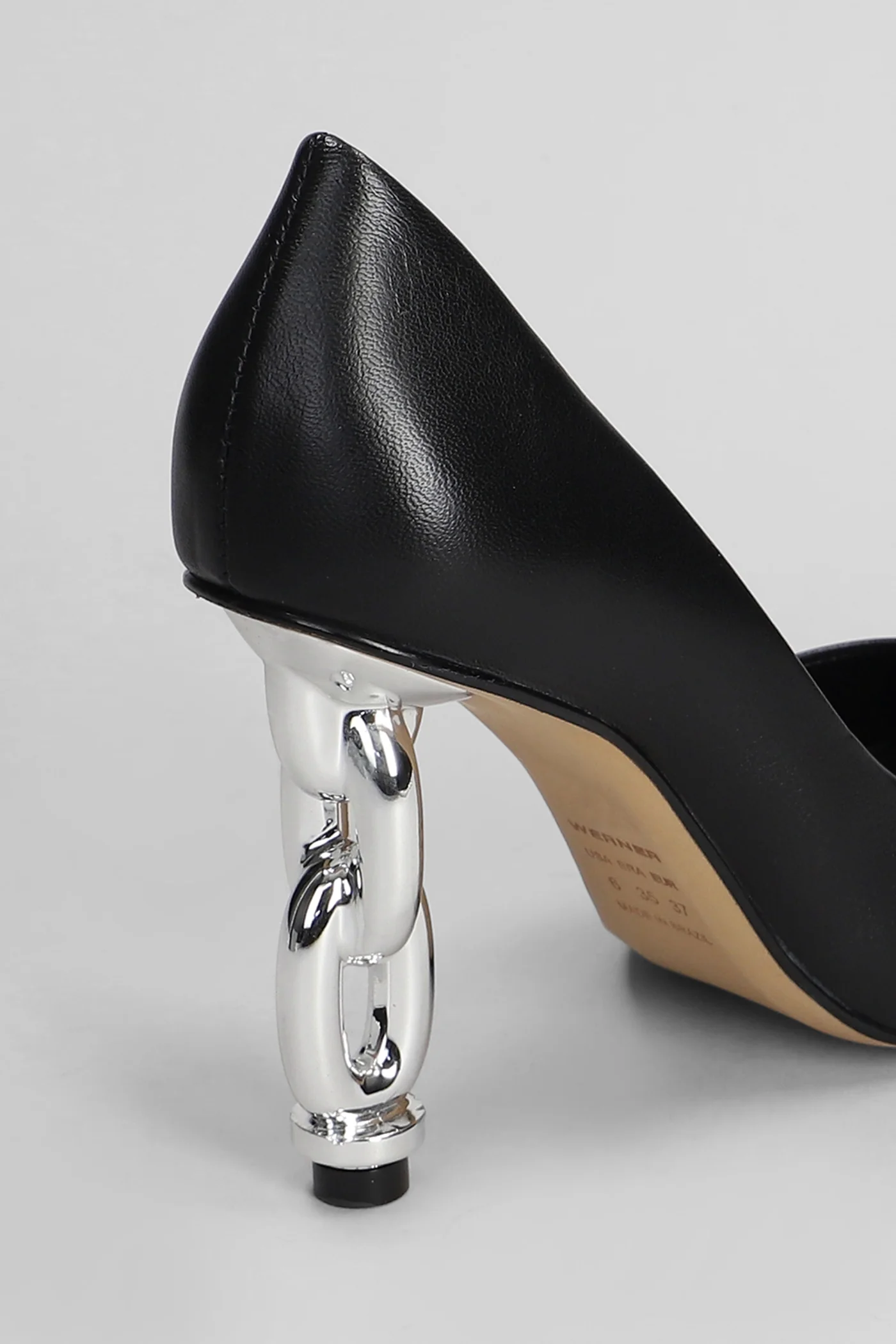 Pumps in black leather - Image 5
