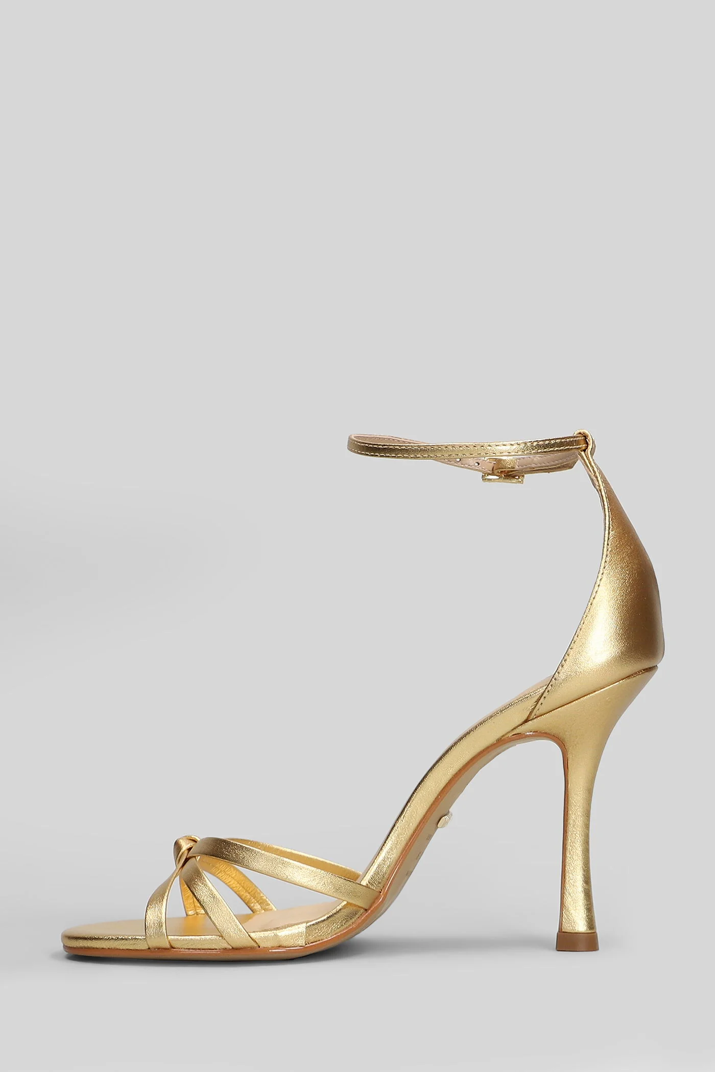Sandals in gold leather - Image 3