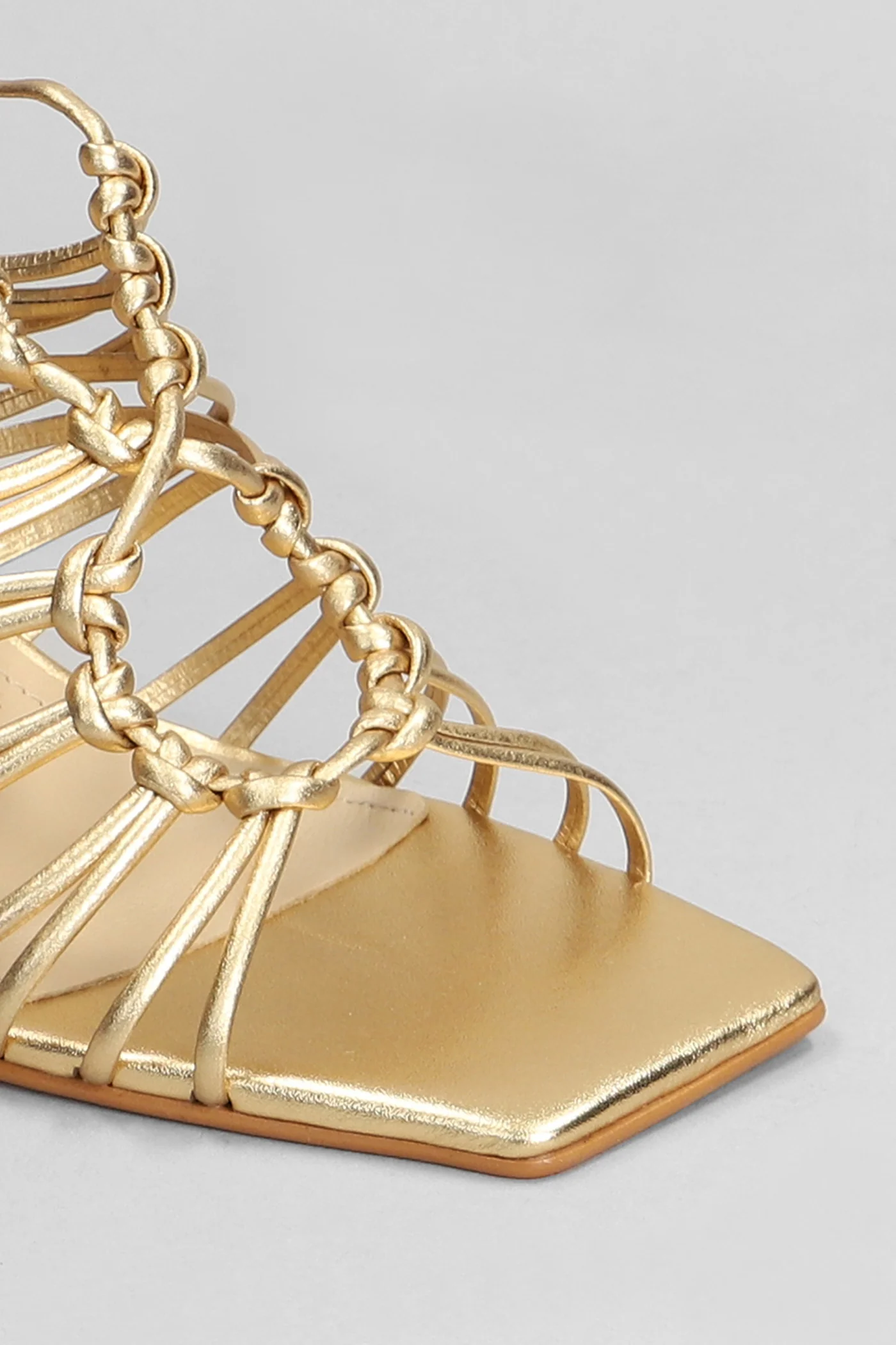 Sandals in gold leather - Image 5