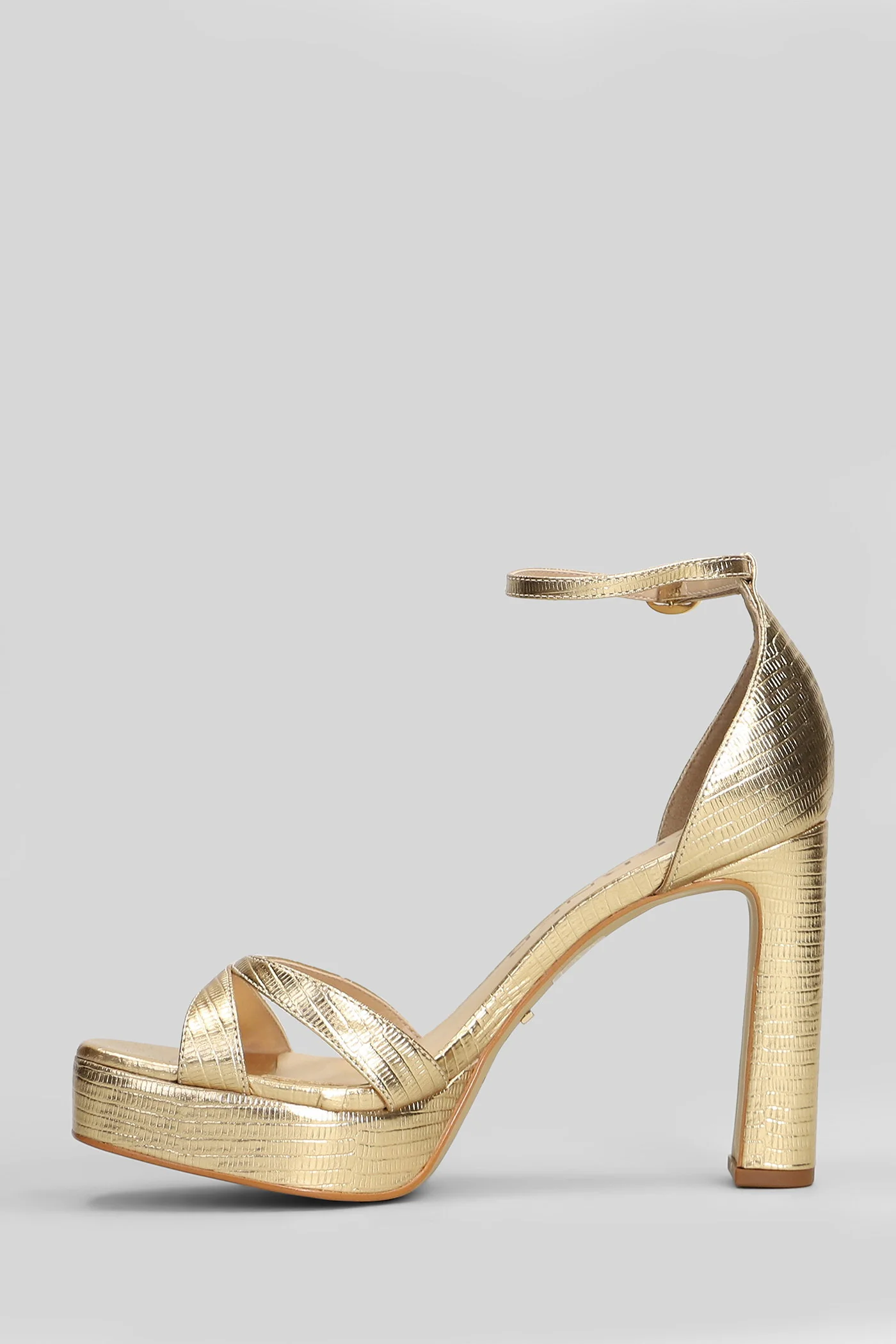 Sandals in gold leather - Image 3