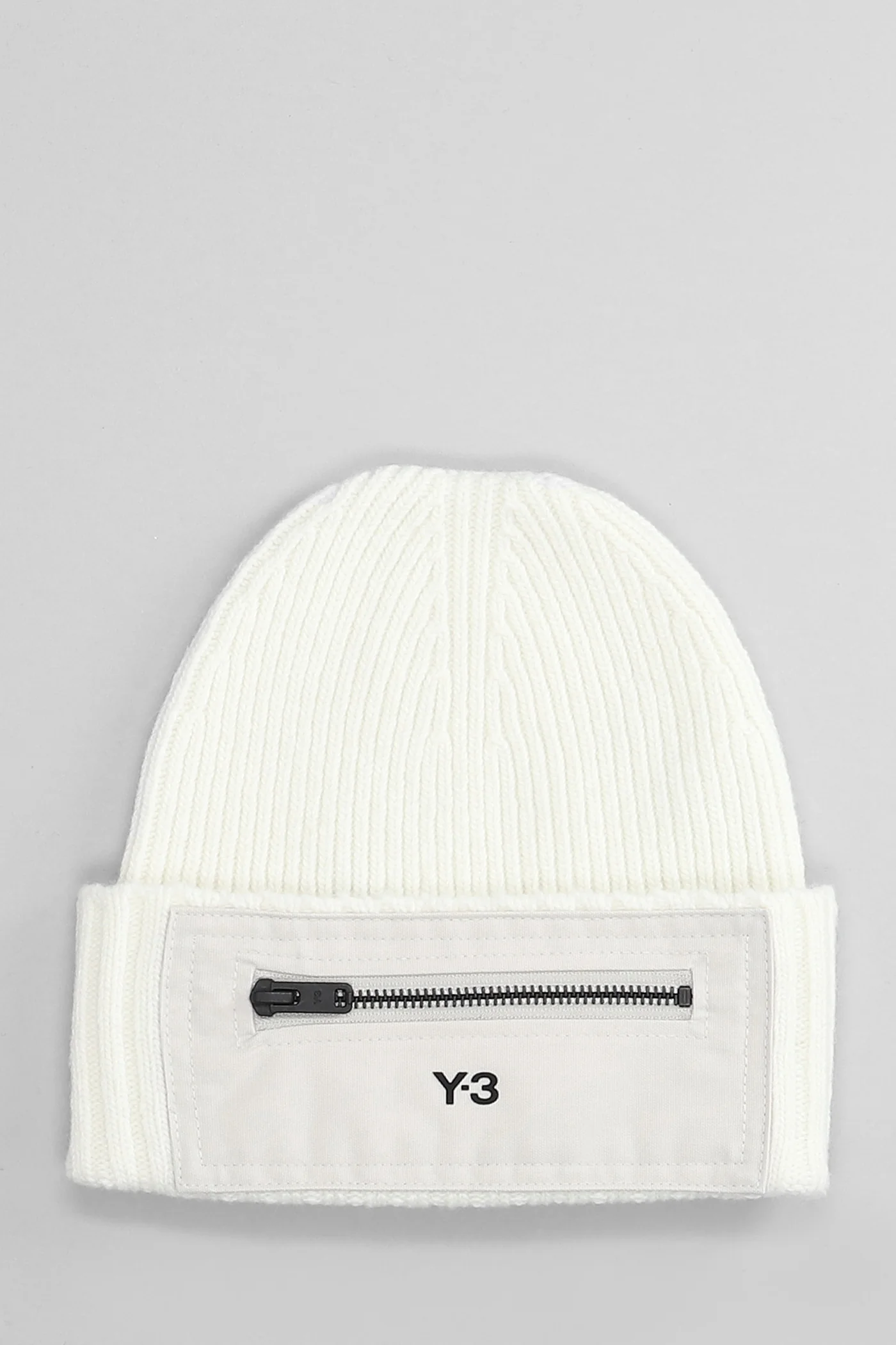 Hats in white wool