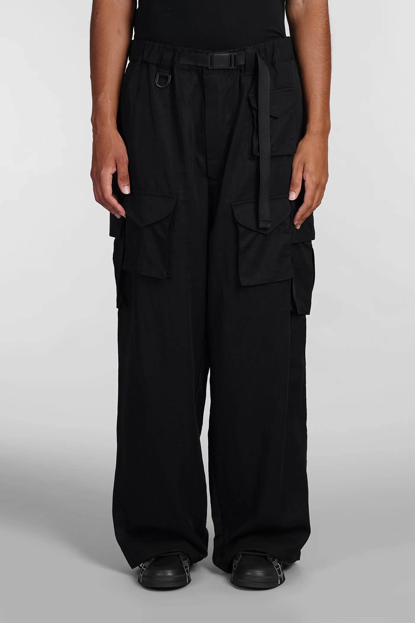 Pants in black wool and polyester
