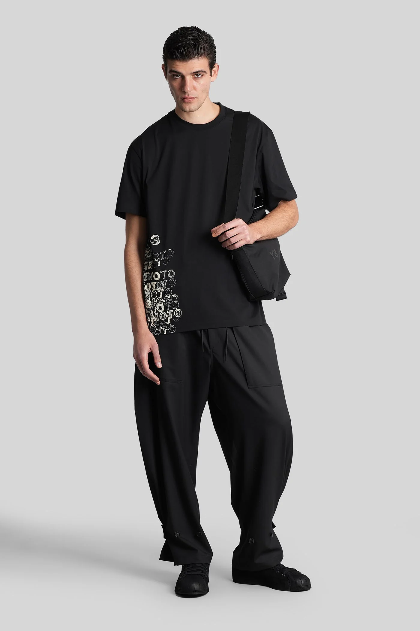 T-Shirt in black cotton - Image 2