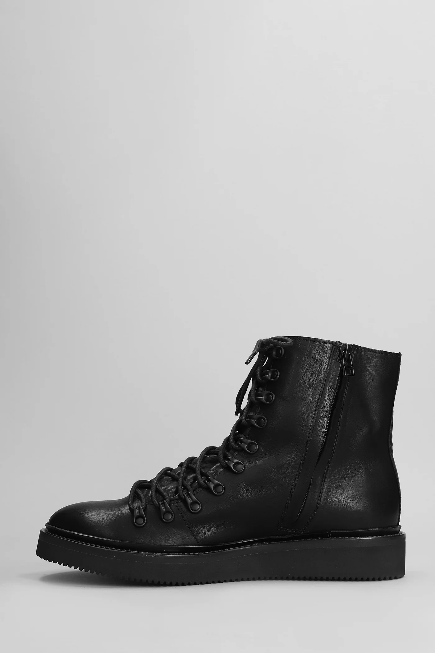 Ankle boots in black leather - Image 3