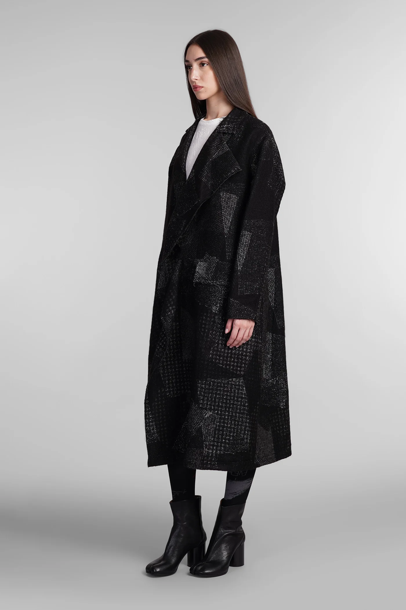 Coat in black wool - Image 4