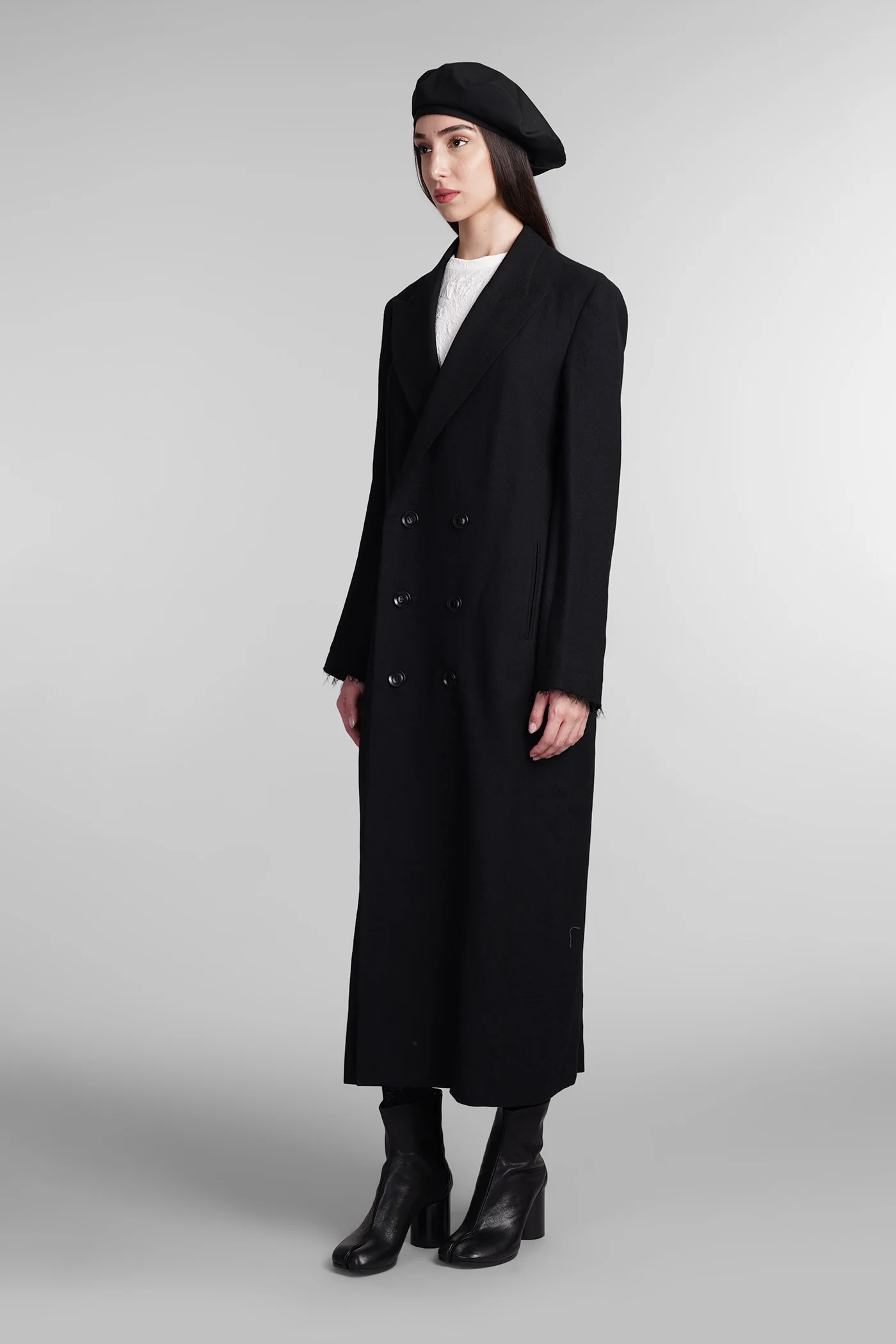 Coat in black wool - Image 4