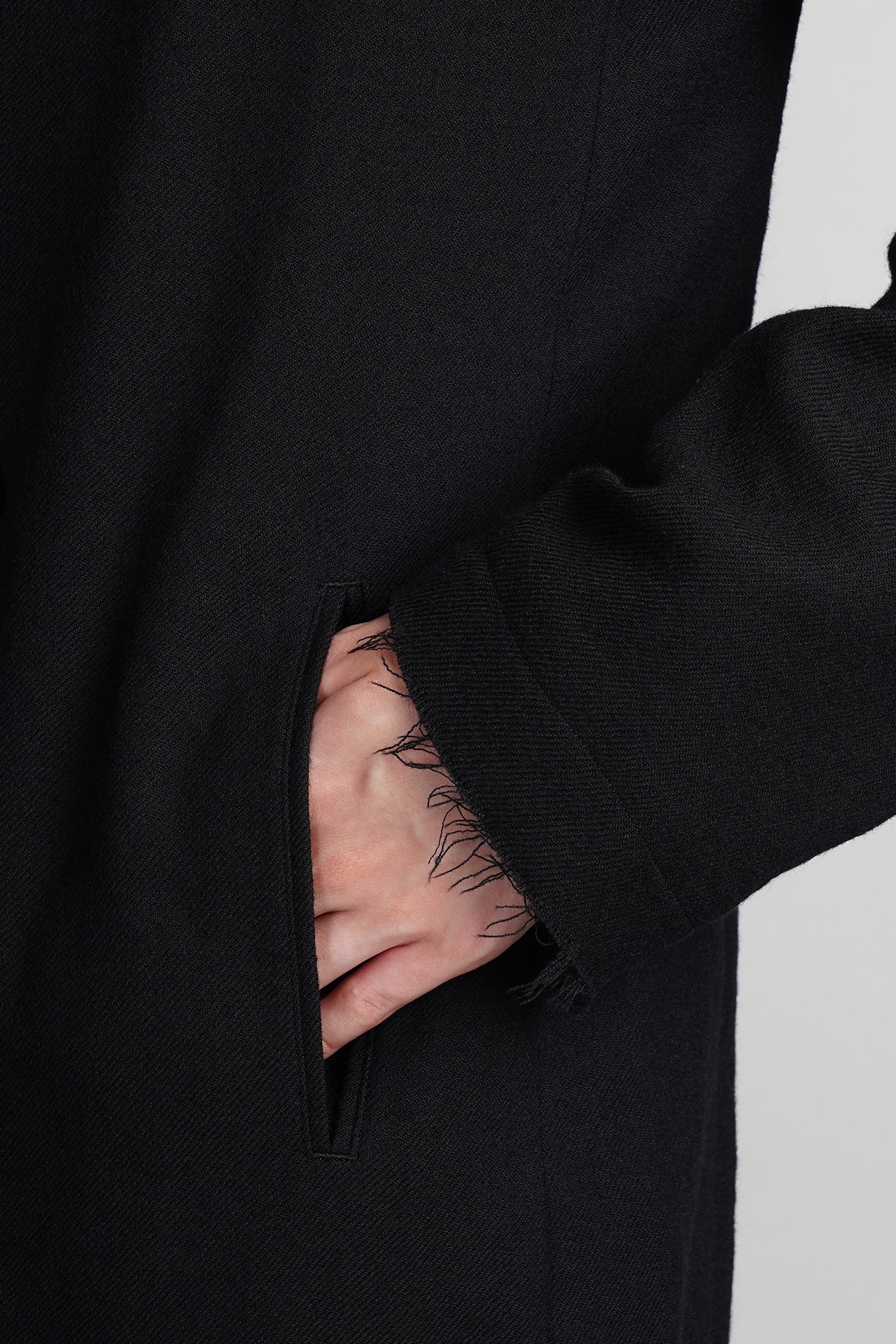Coat in black wool - Image 5