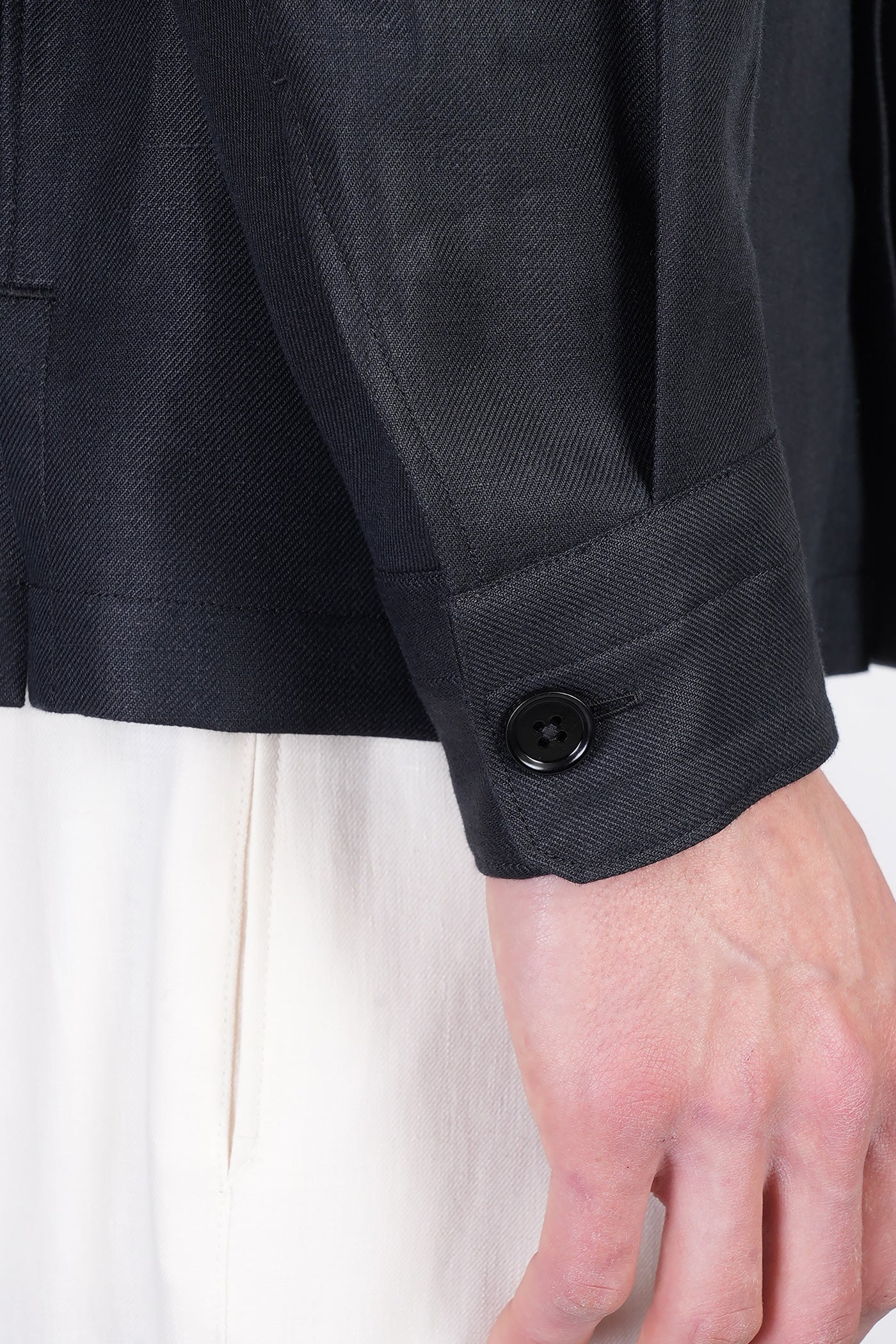 Shirt in black linen - Image 5