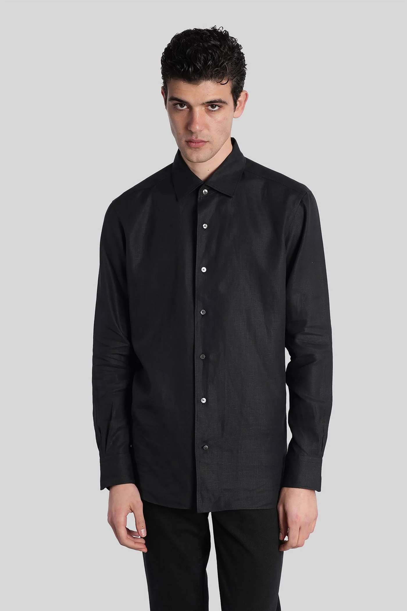 Shirt in black linen