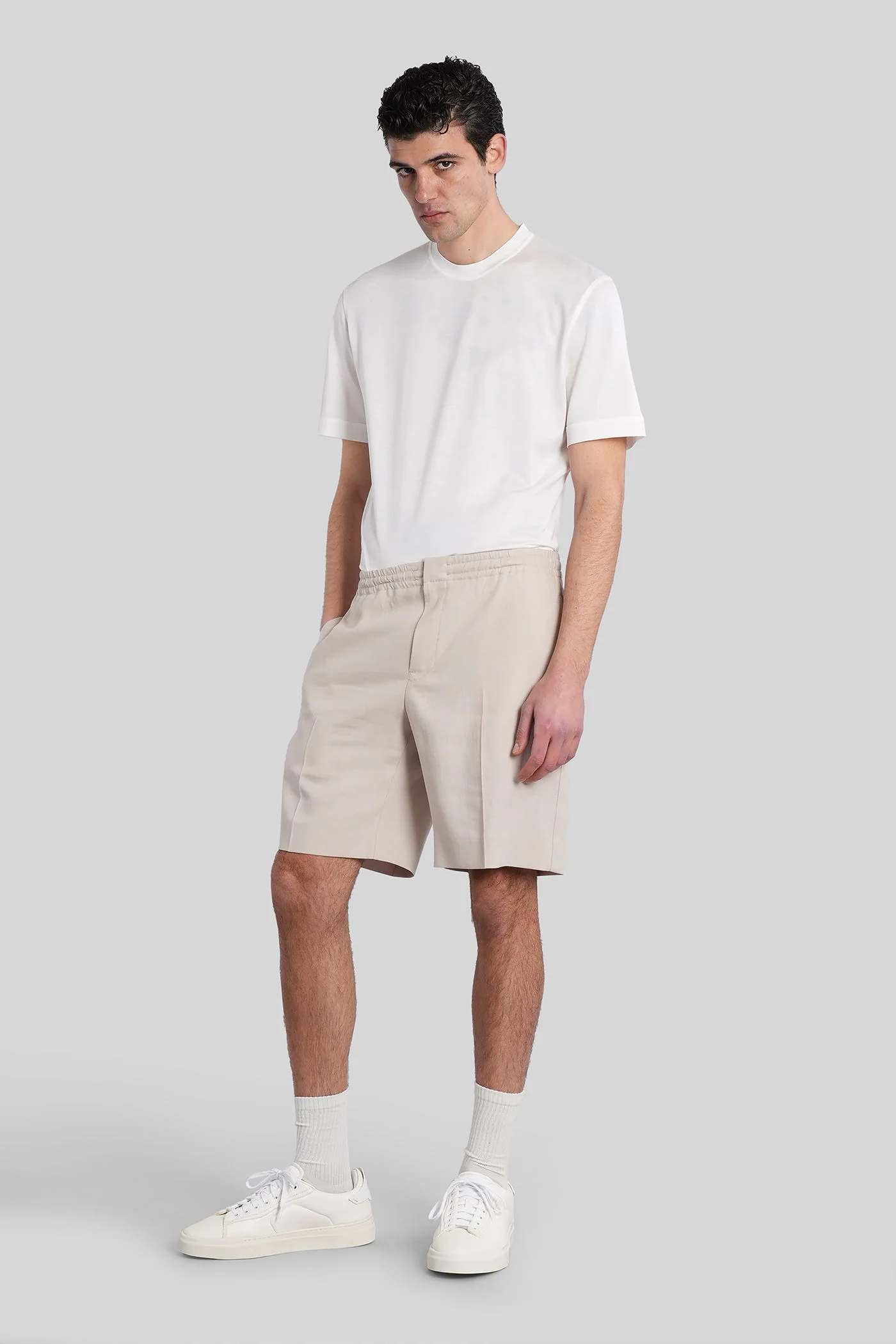 Shorts in taupe linen - Image 2