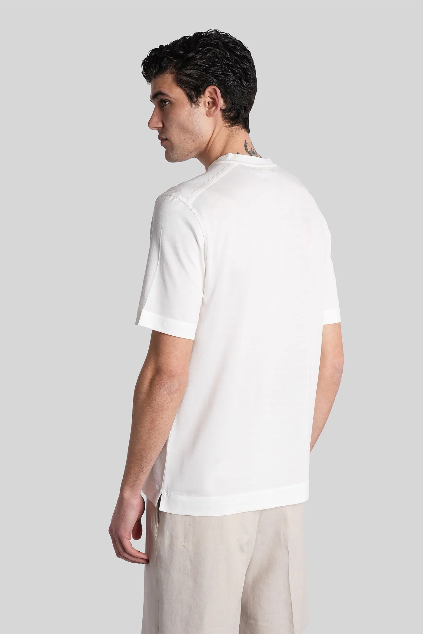 T-Shirt in white cotton - Image 24