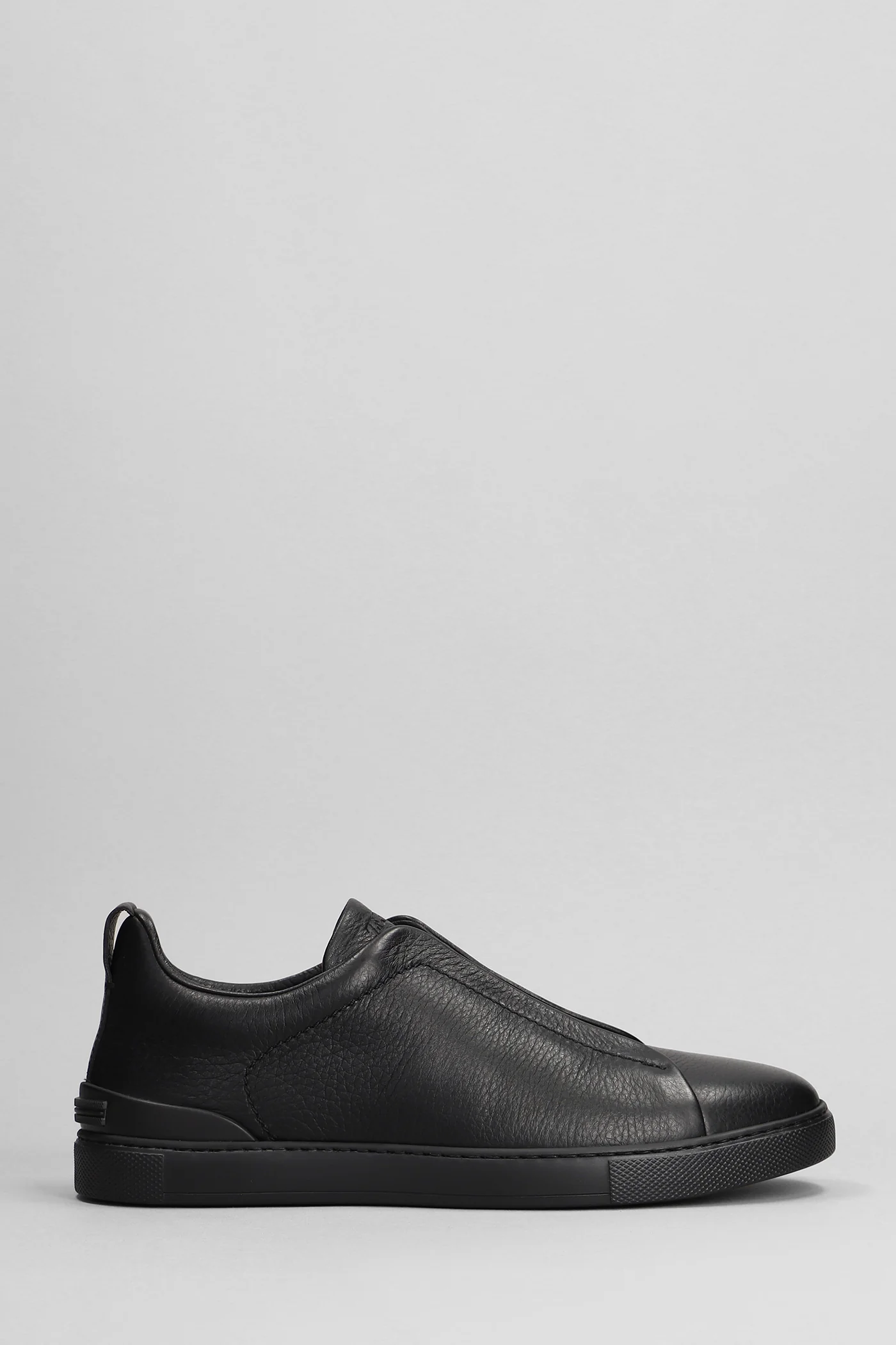 Triple stich Sneakers in black leather