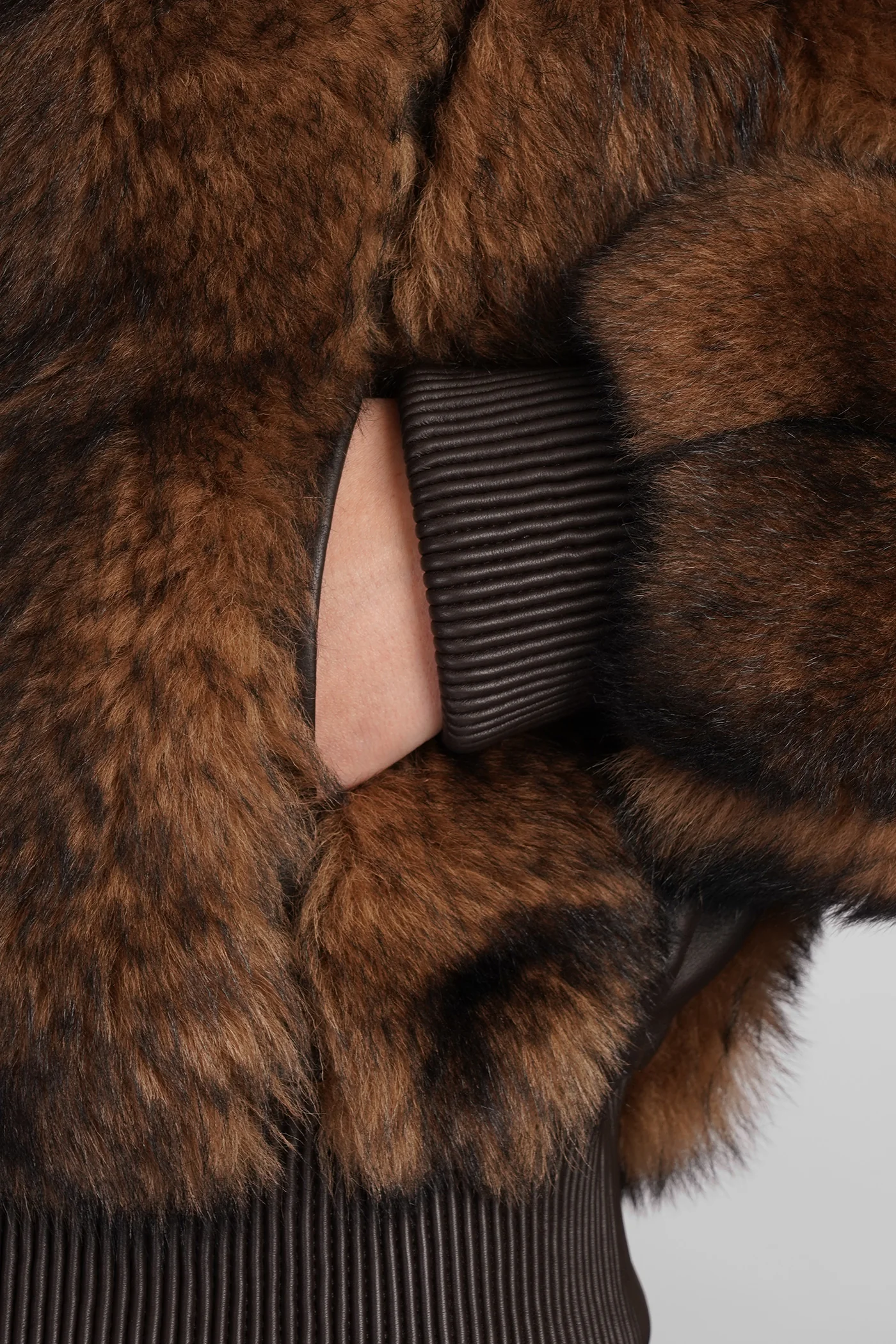 Fur & Shearling in brown leather - Image 5