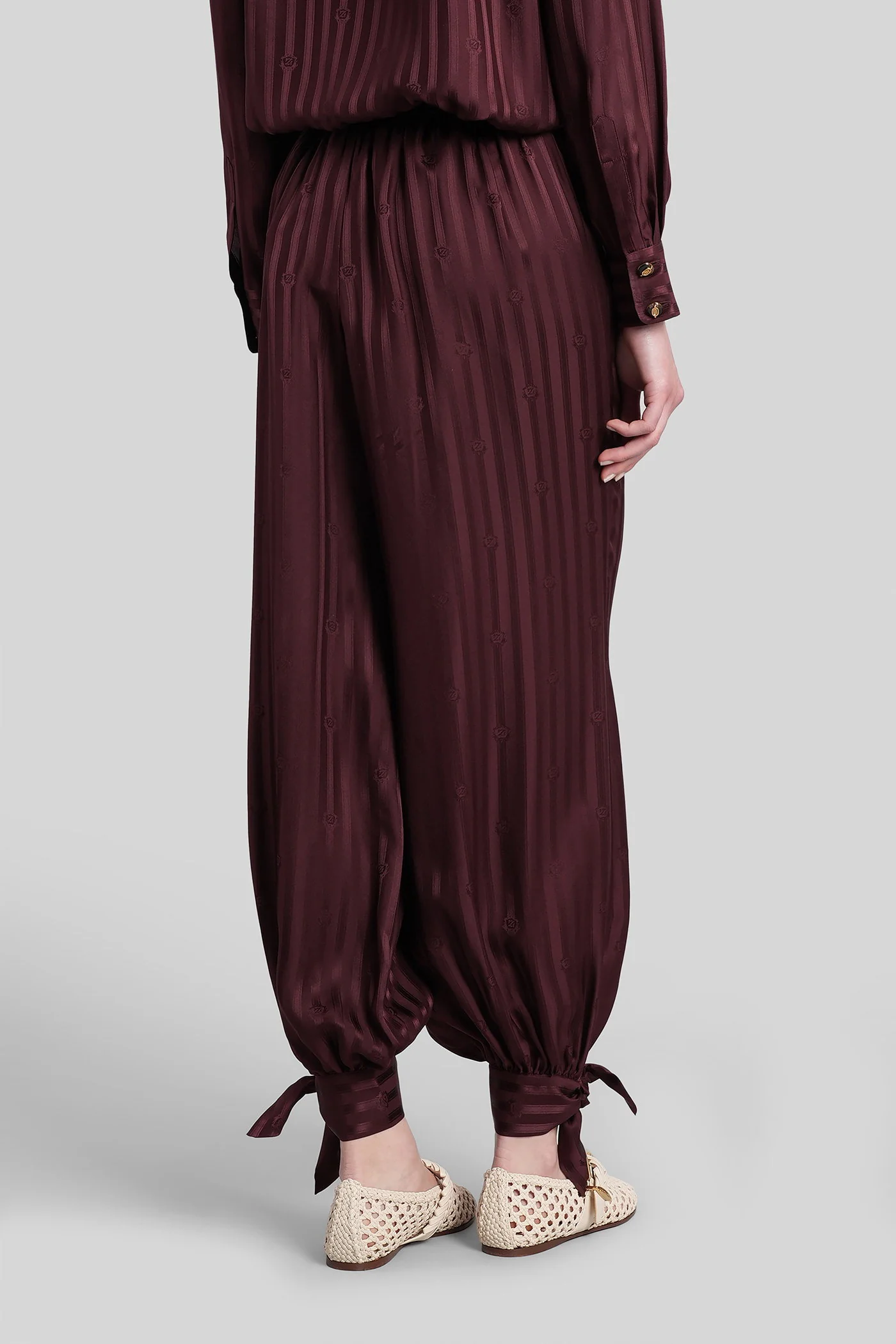 Pants in bordeaux silk - Image 3