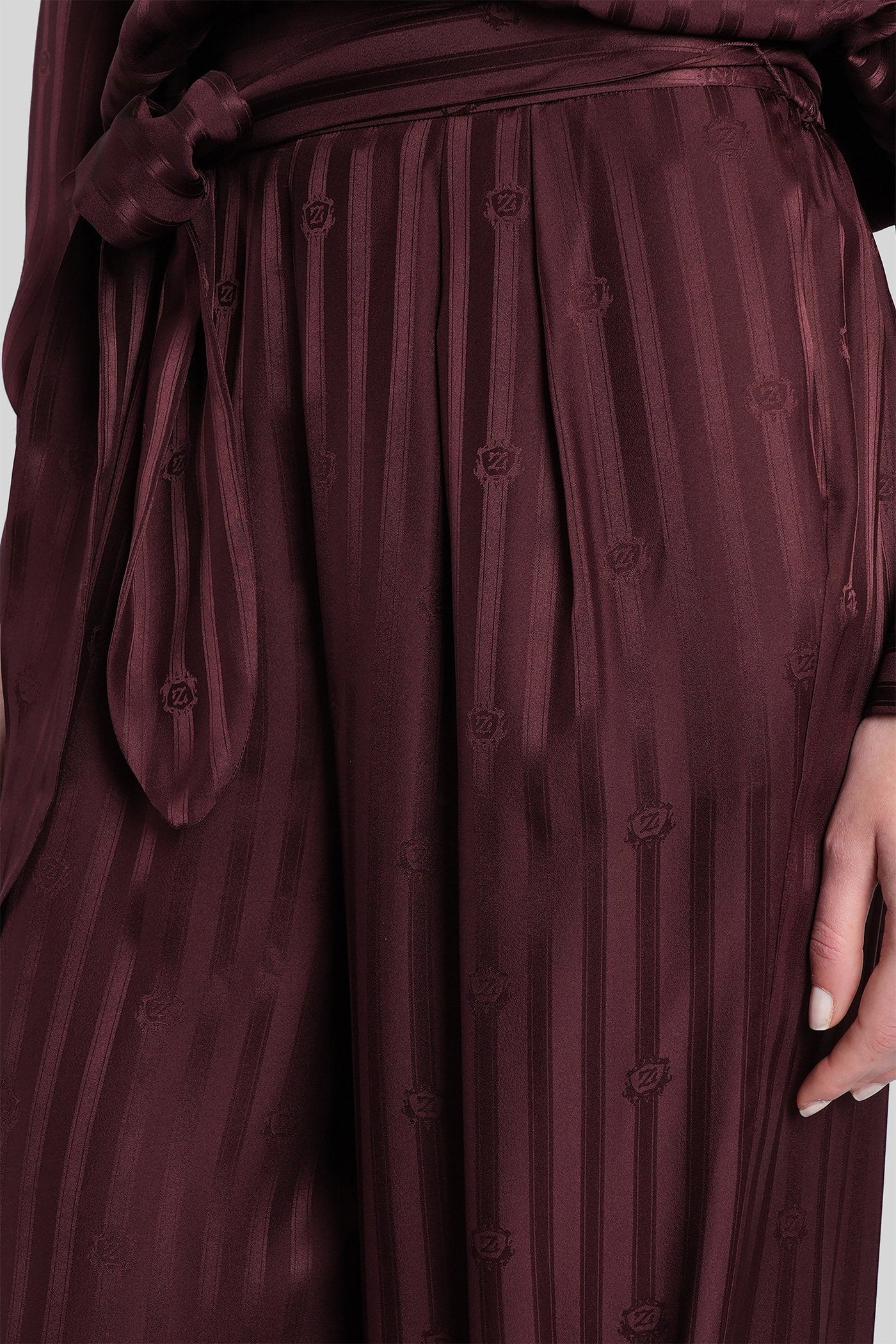 Pants in bordeaux silk - Image 5